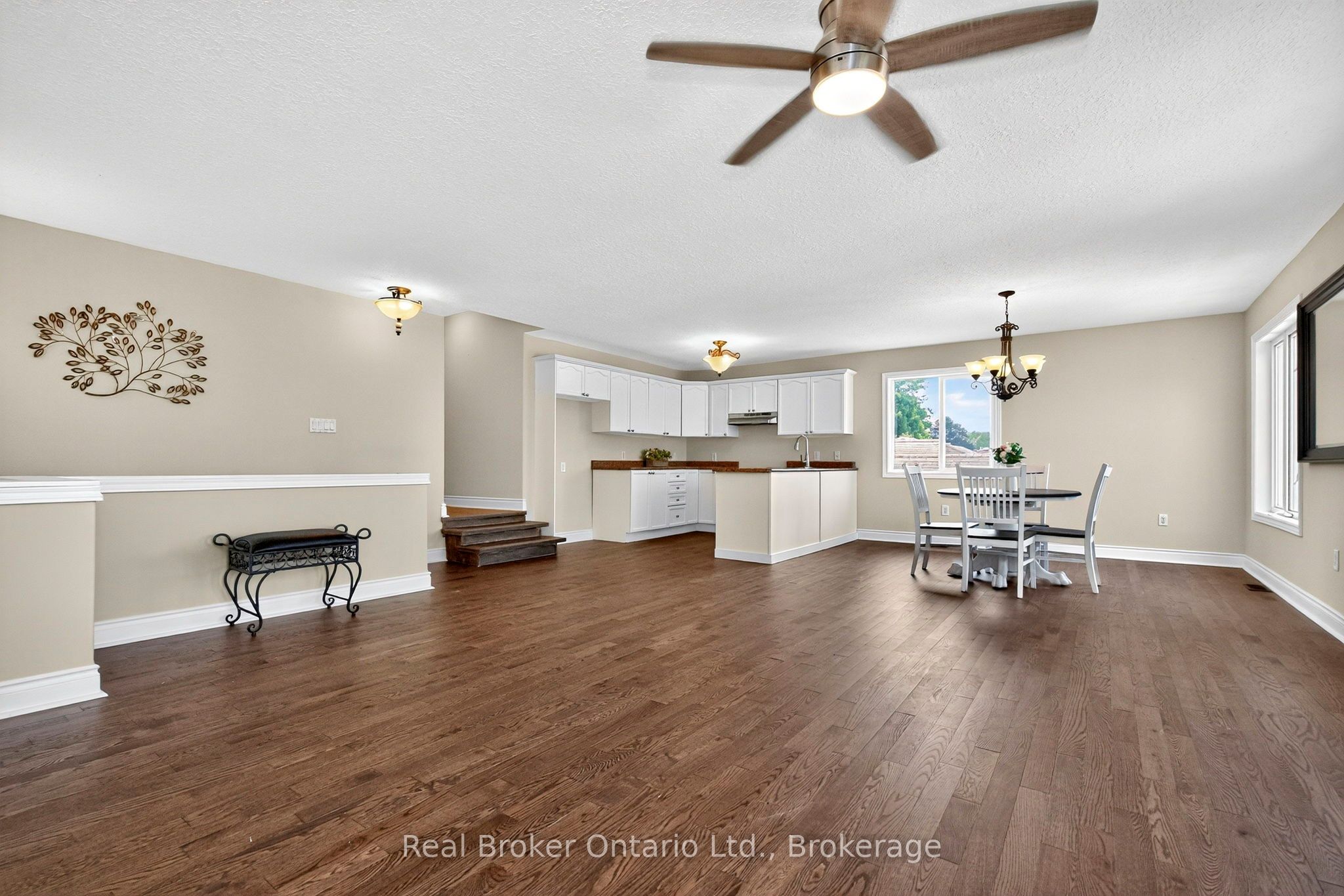 423 Irwin Street, Midland, ON L4R 2V6 photo 3