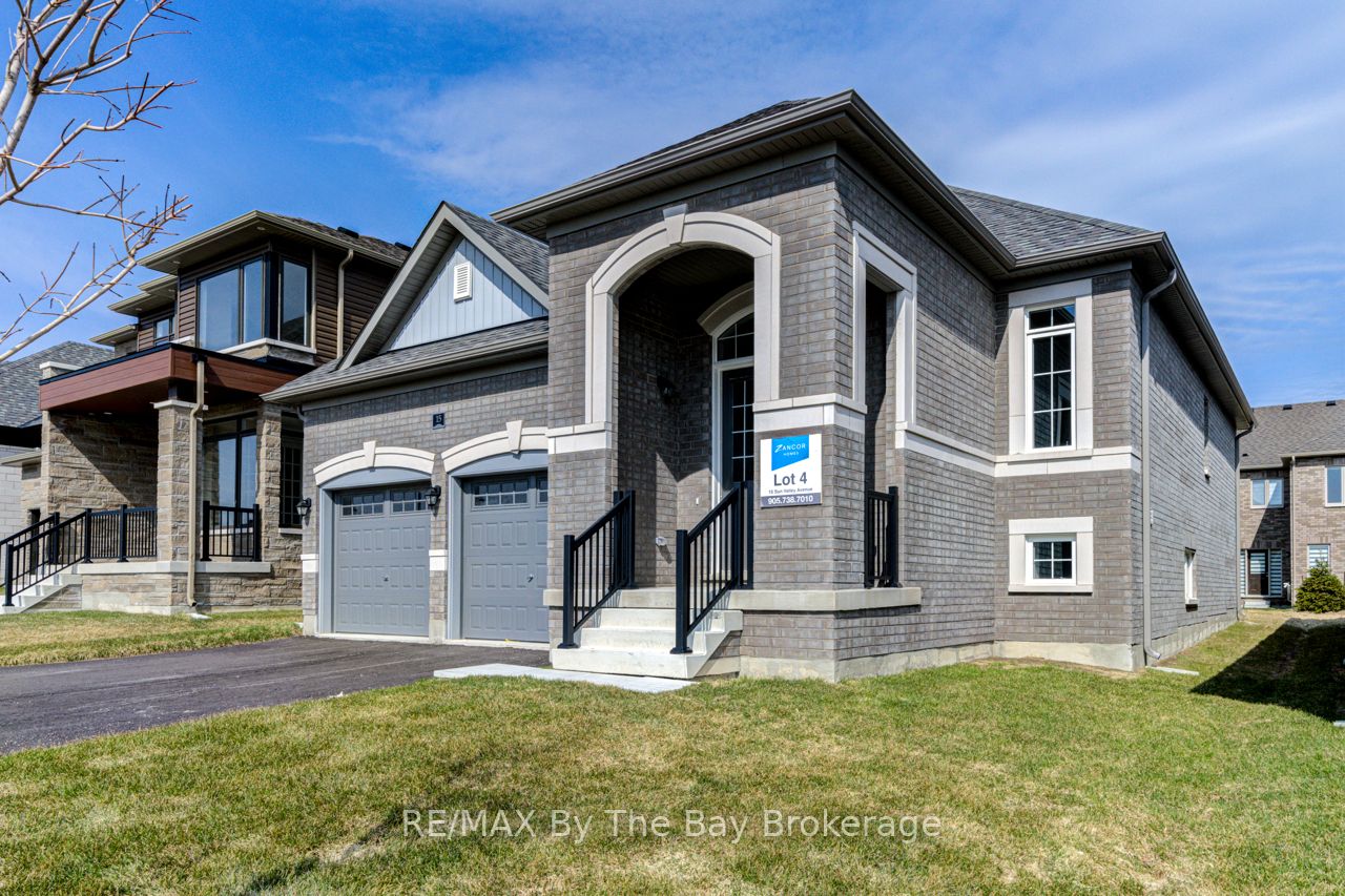 15 Sun Valley Avenue, Wasaga Beach, ON L9Z 0N6 photo 2