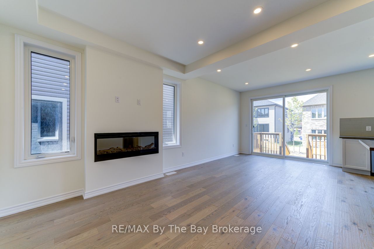 15 Sun Valley Avenue, Wasaga Beach, ON L9Z 0N6 photo 4