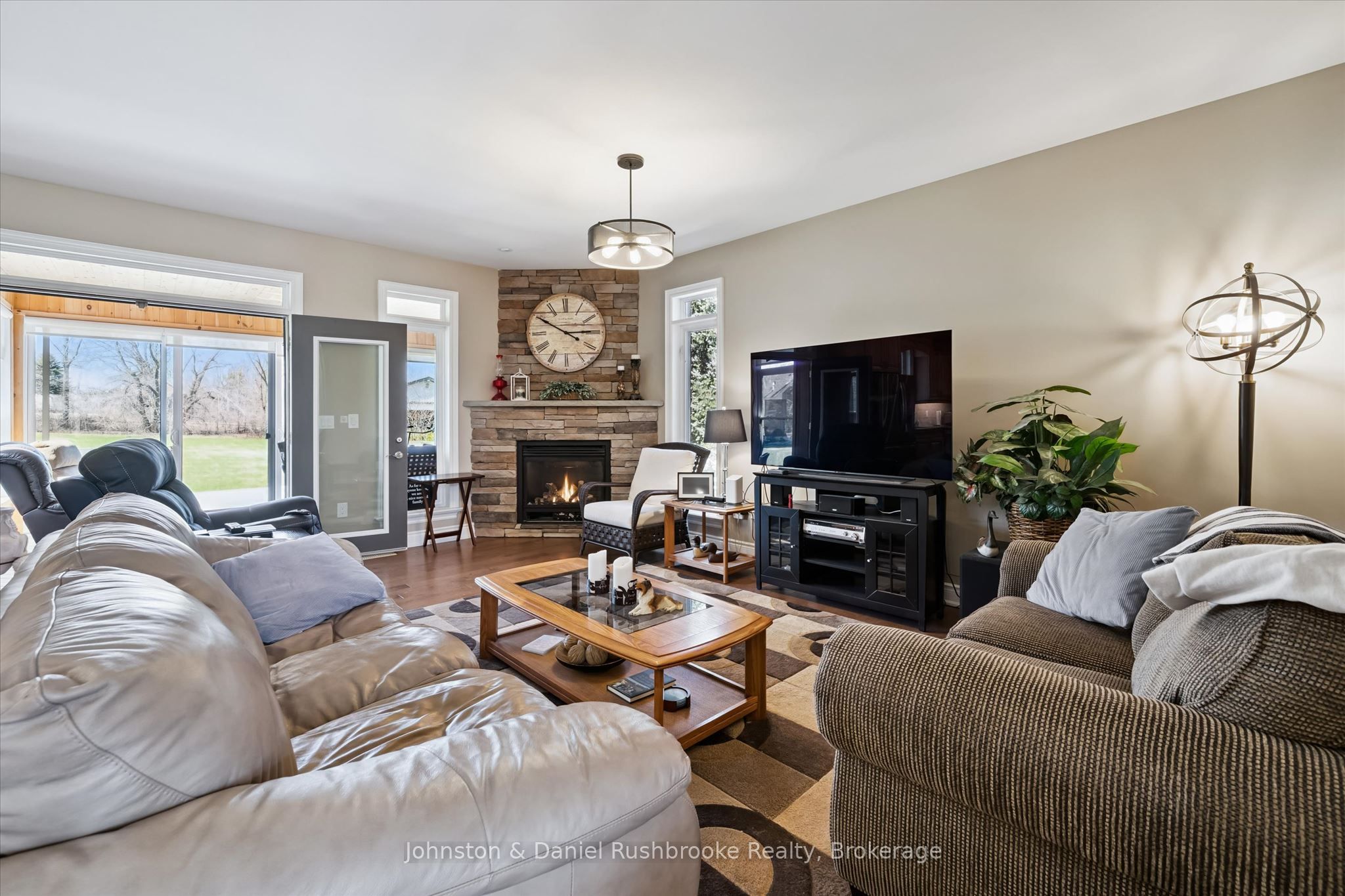 1842 Meadowview Court, Severn, ON L3V 0V6 photo 3