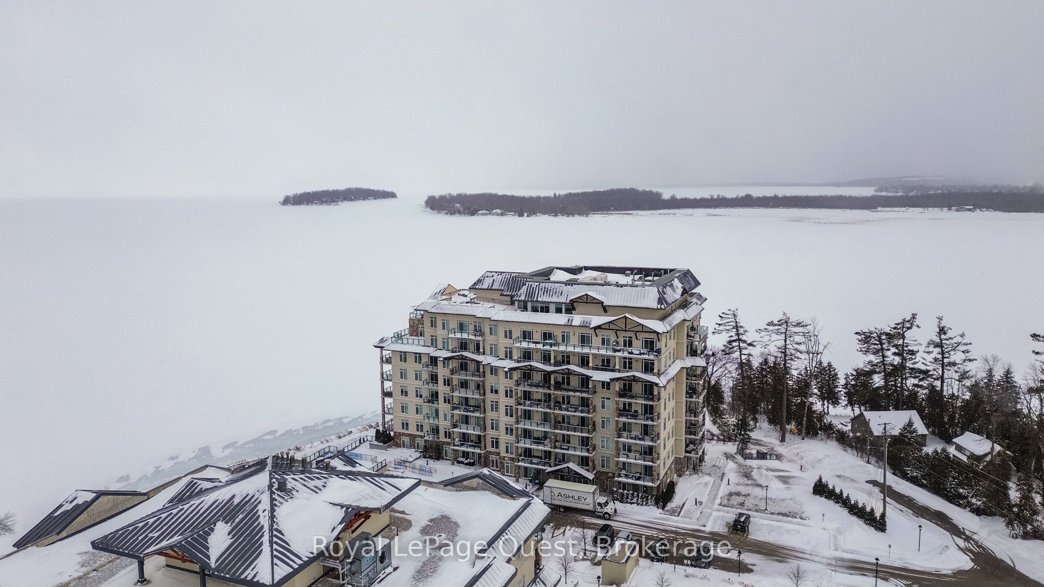 90 Orchard Point Road 311, Orillia, ON L3V 8K4 photo 3