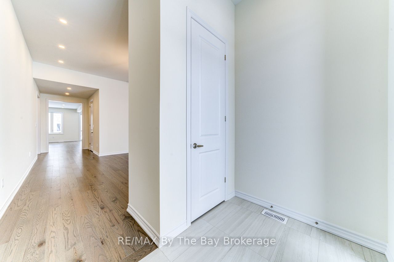 17 Sun Valley Avenue, Wasaga Beach, ON L9Z 0N6 photo 4