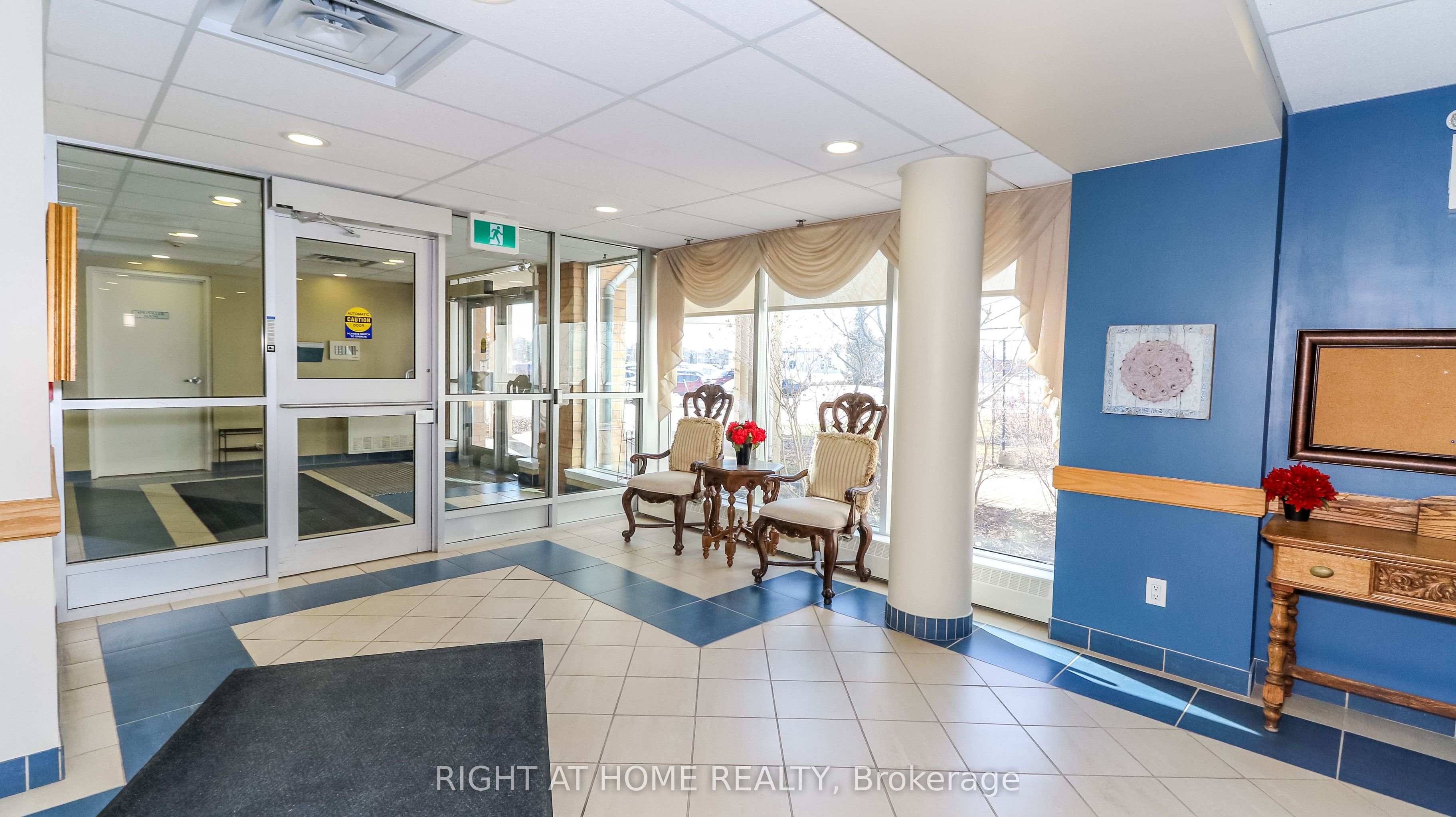 90 Dean Avenue 309, Barrie, ON L4N 0M3 photo 3