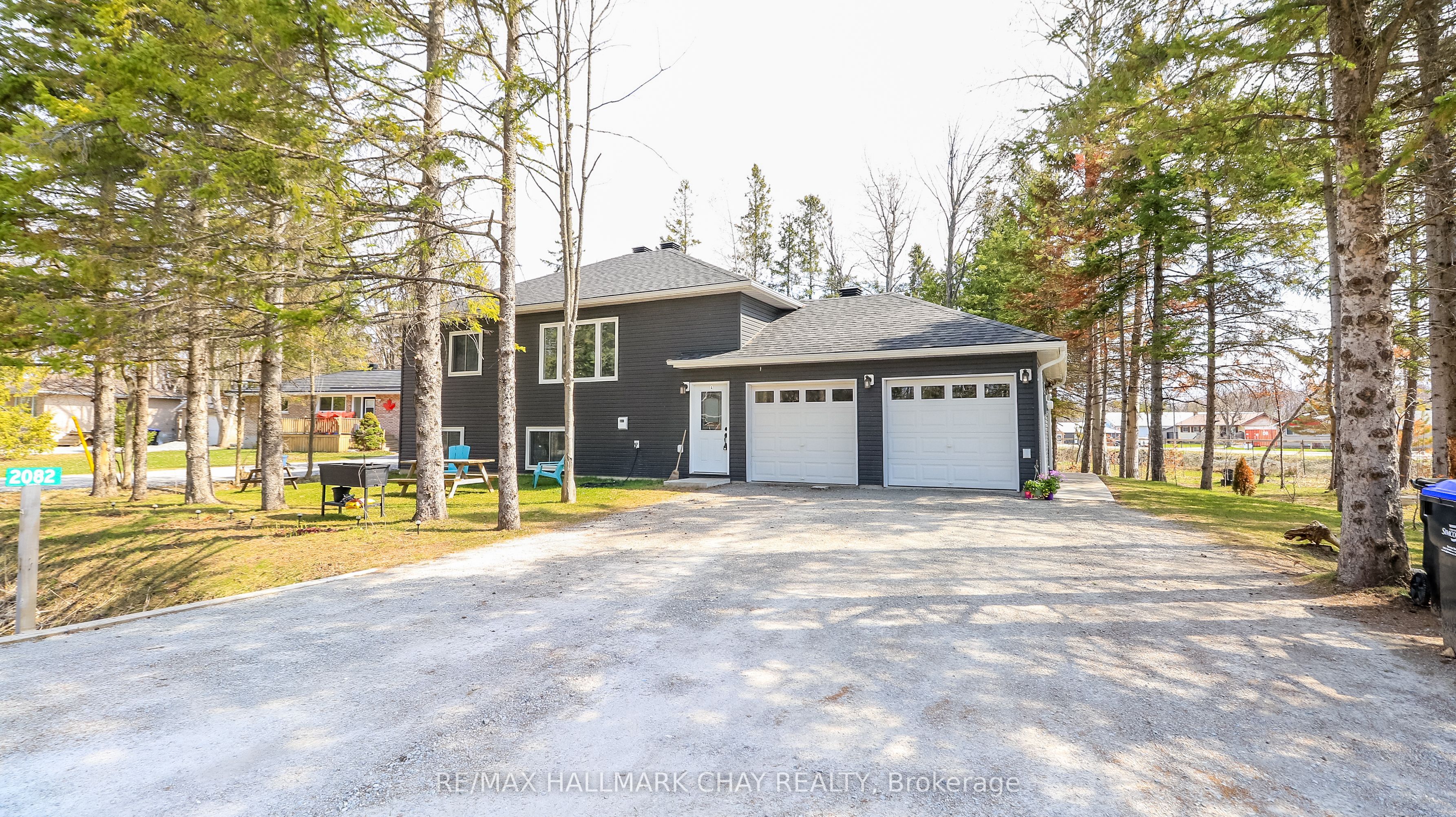 2082 Centre Avenue, Severn, ON L3V 6H3