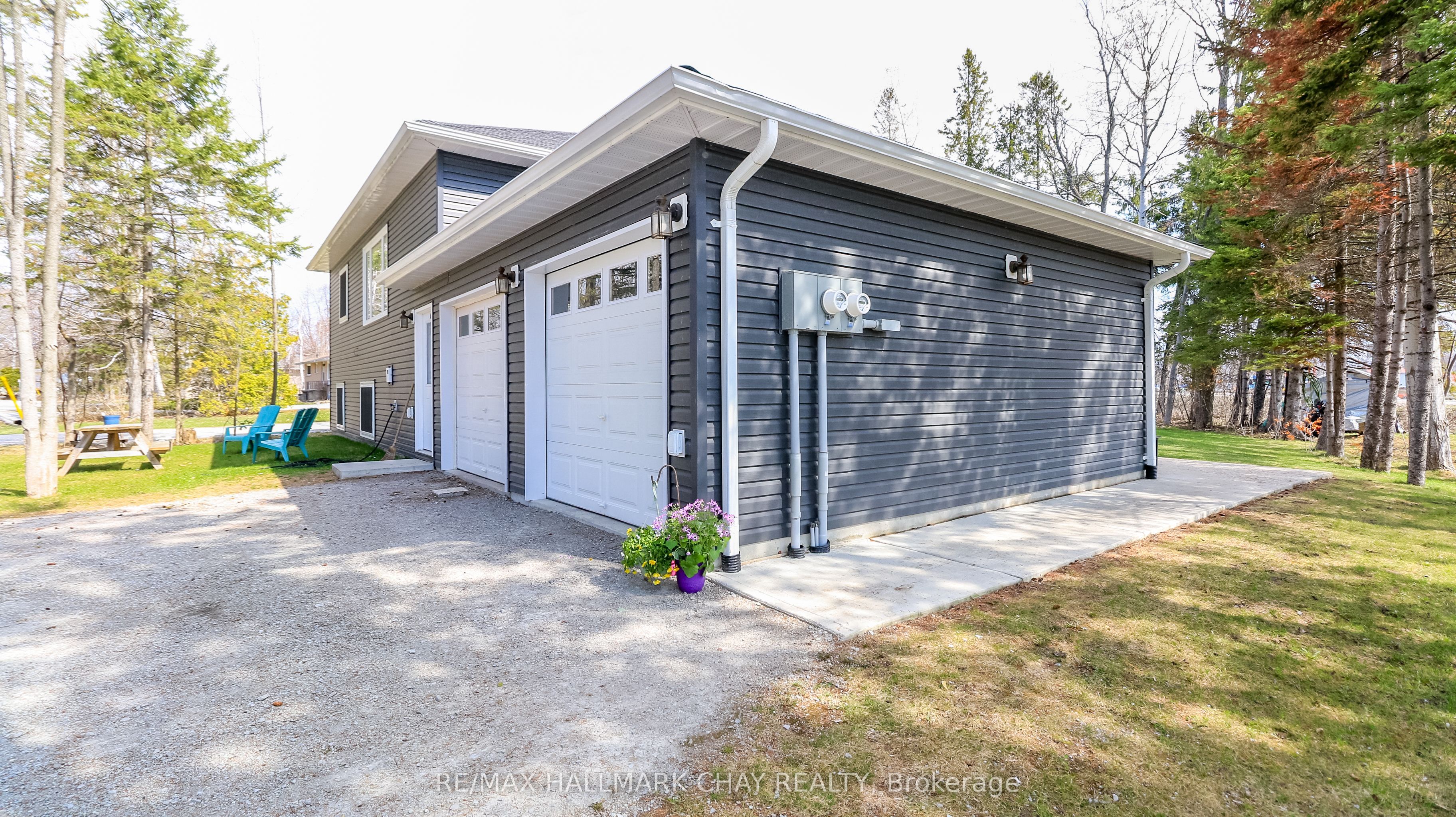 2082 Centre Avenue, Severn, ON L3V 6H3 photo 4