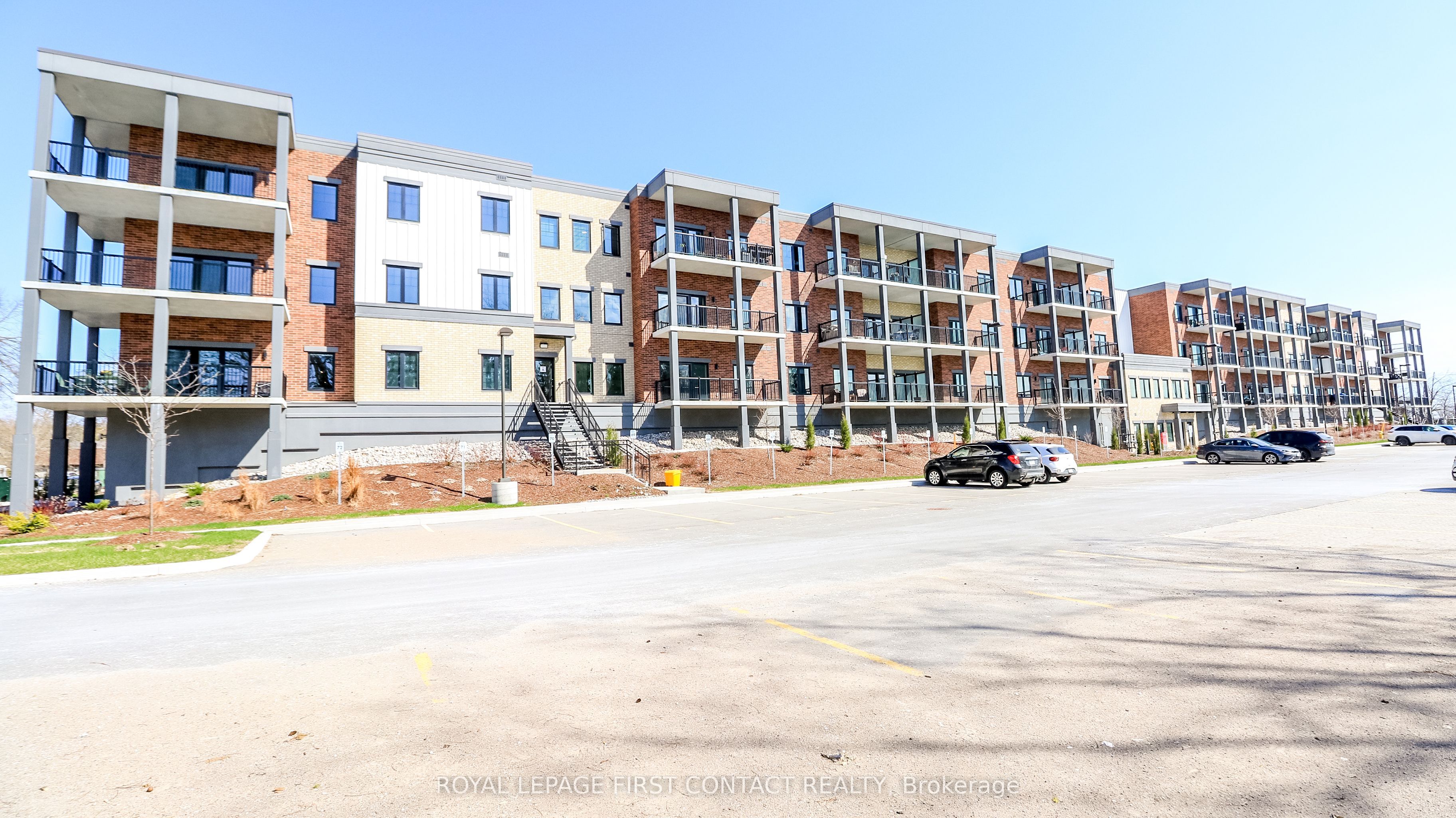 121 Mary Street 210, Clearview, ON L0M 1G0 photo 3