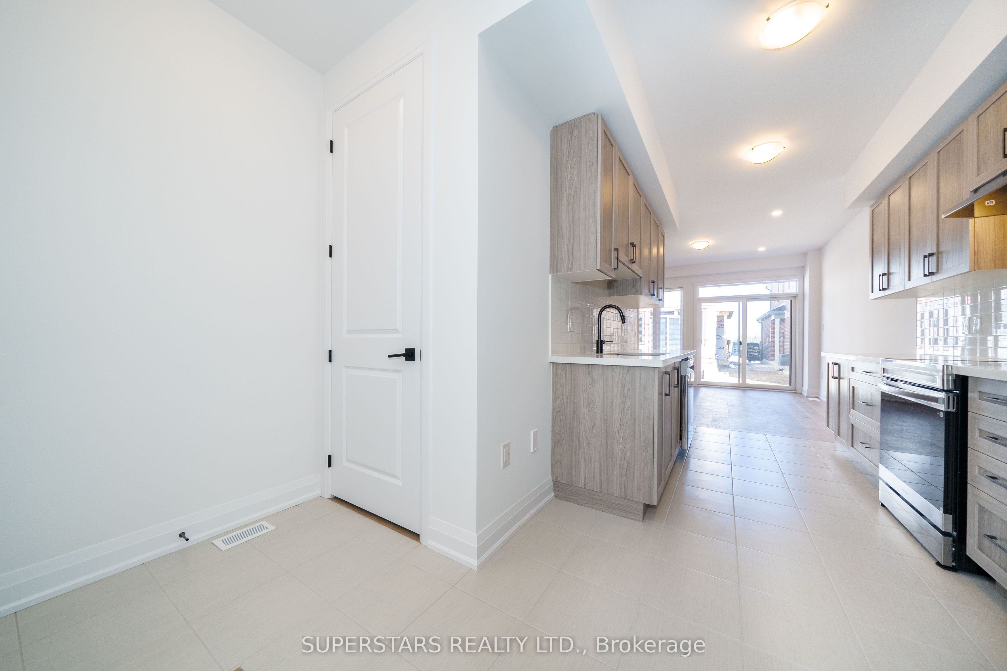 #1-26 Ranch Terrace, Barrie, ON L9J 0Y3 photo 5