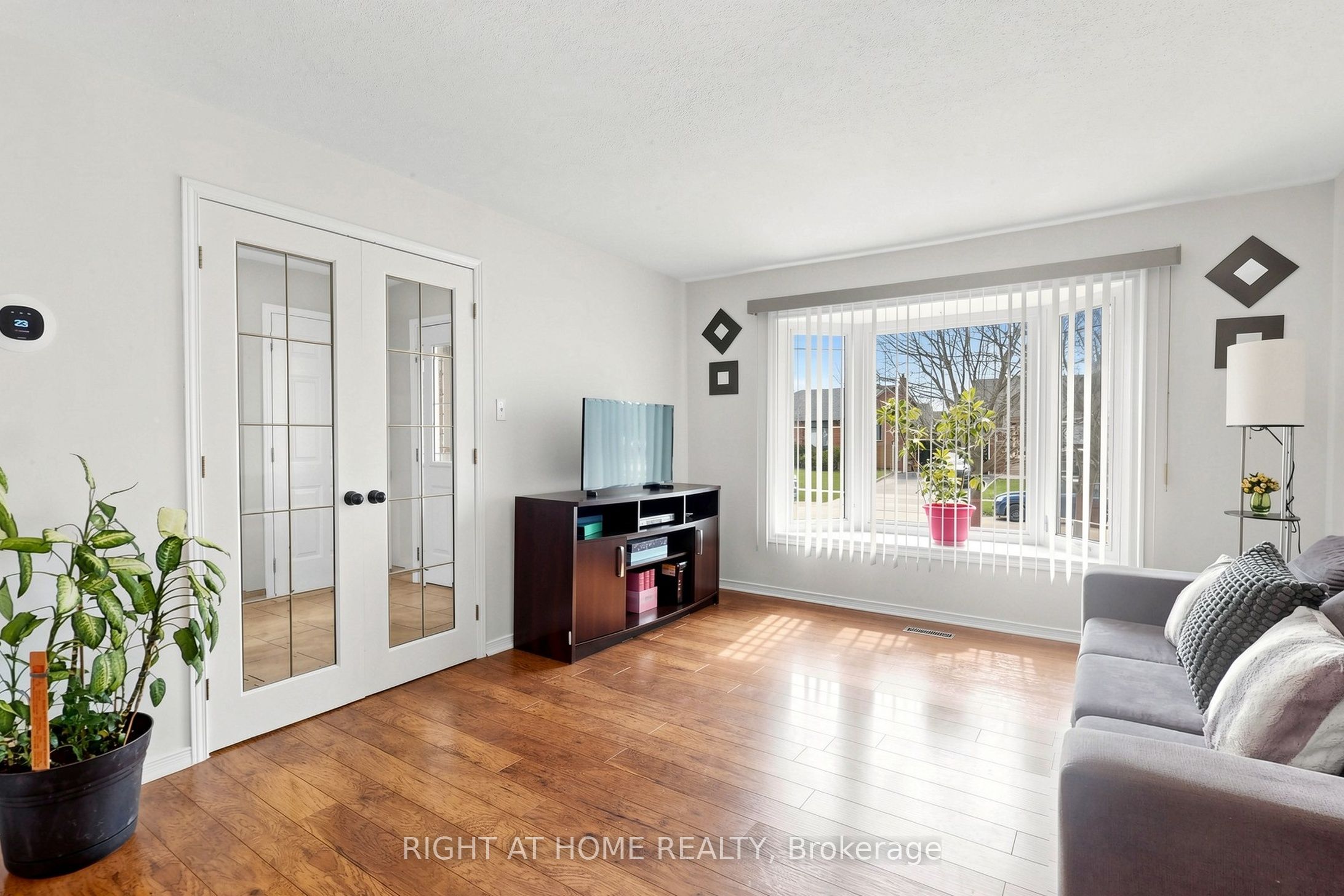 73 Pepler Place, Barrie, ON L4N 5E3 photo 3