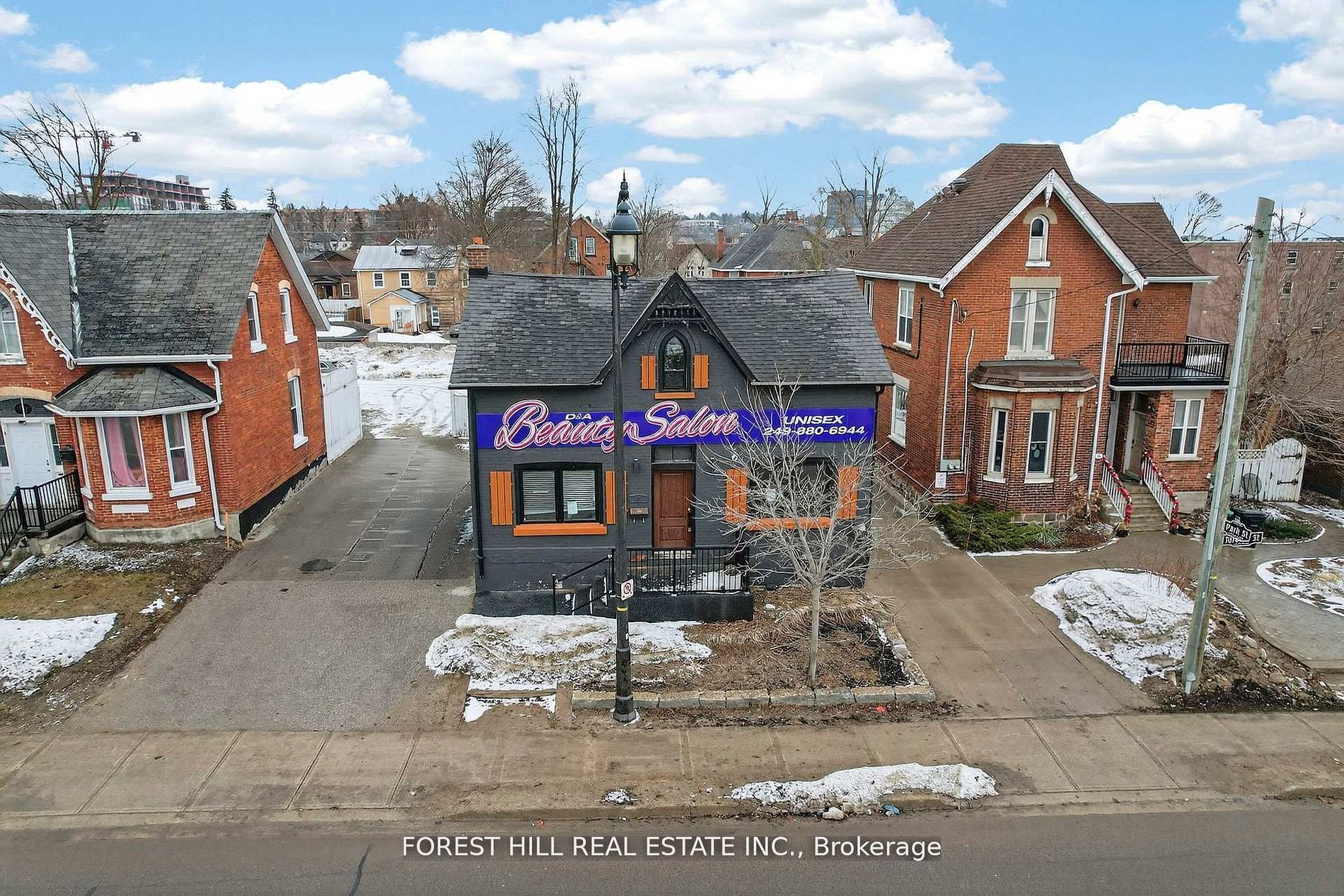 89 Toronto Street, Barrie, ON L4N 1V1 photo 4