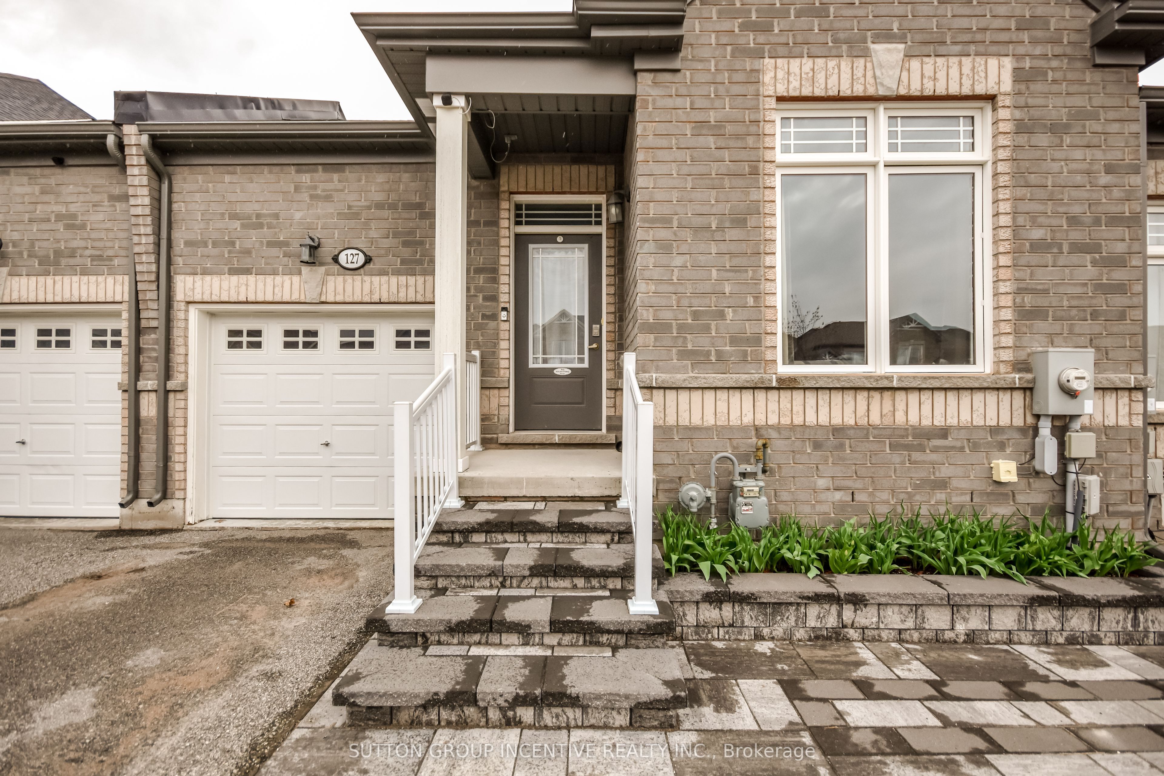 127 Isabella Drive, Orillia, ON L0K 8K7 photo 3