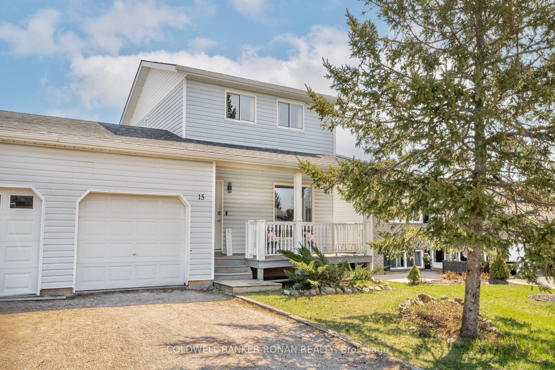 15 Jennings Drive, Penetanguishene, ON L9M 1K1