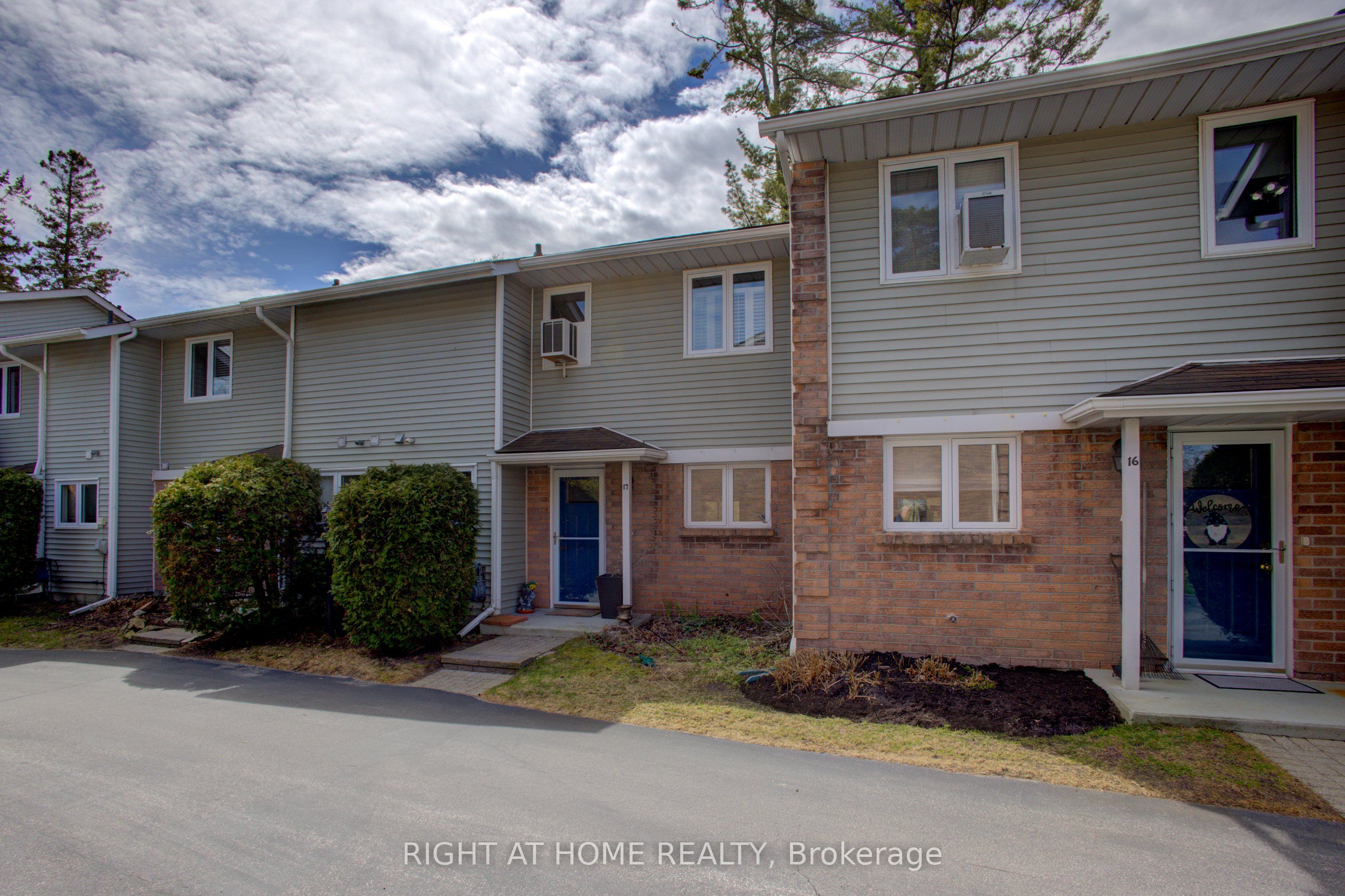 39 28th Street S 17, Wasaga Beach, ON L9Z 2E4 photo 5