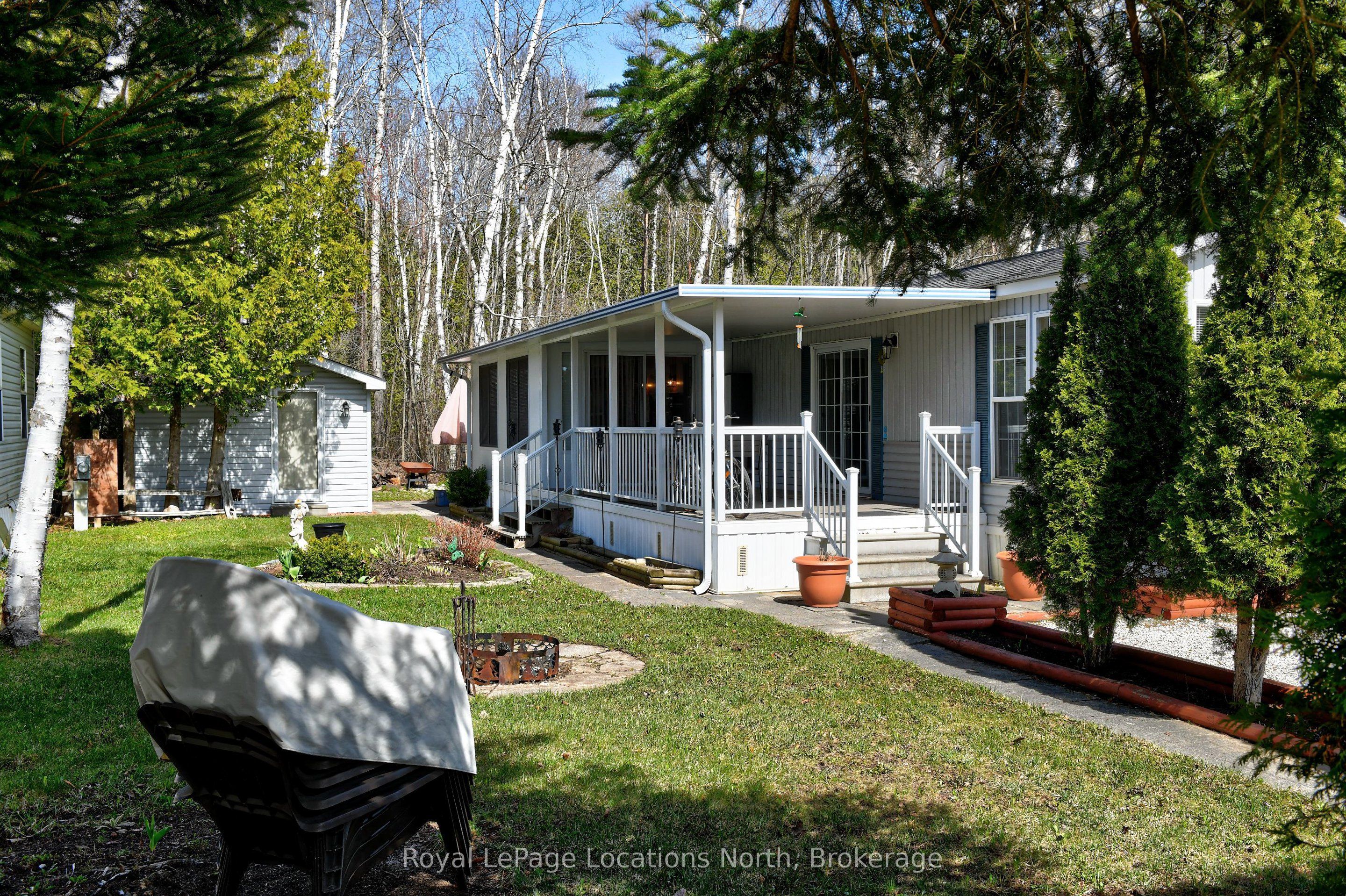 2 Wasaga Pines Lane E, Springwater, ON L0L 1P0