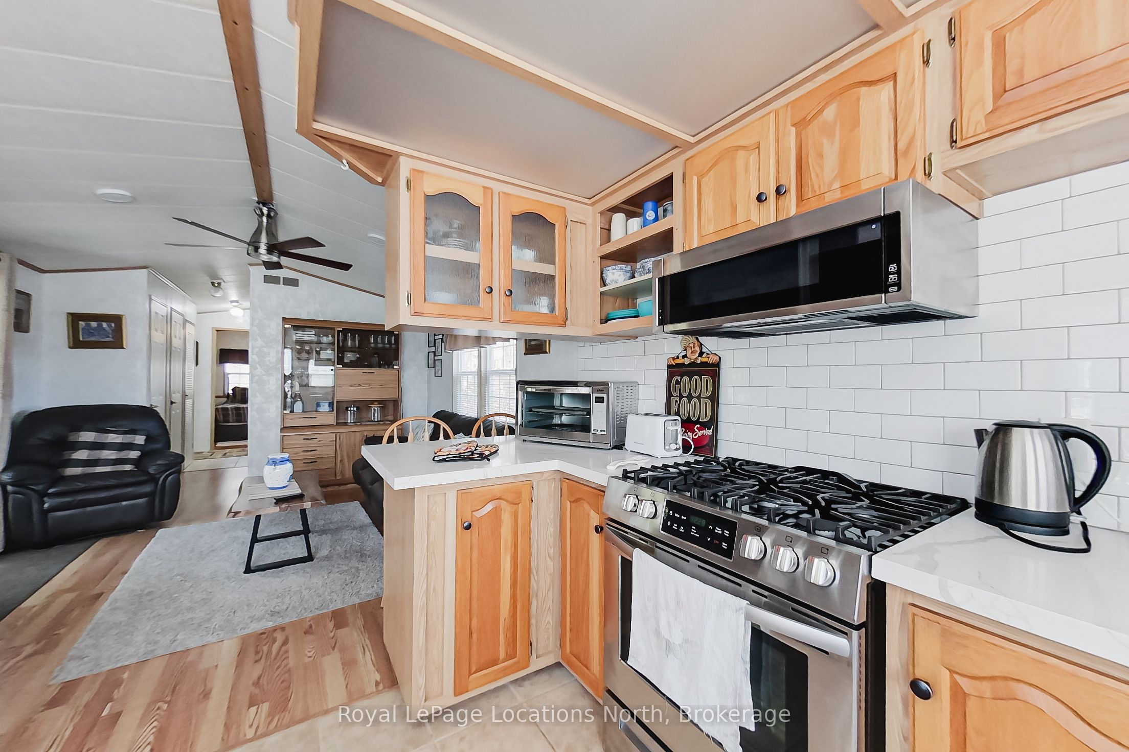 2 Wasaga Pines Lane E, Springwater, ON L0L 1P0 photo 2