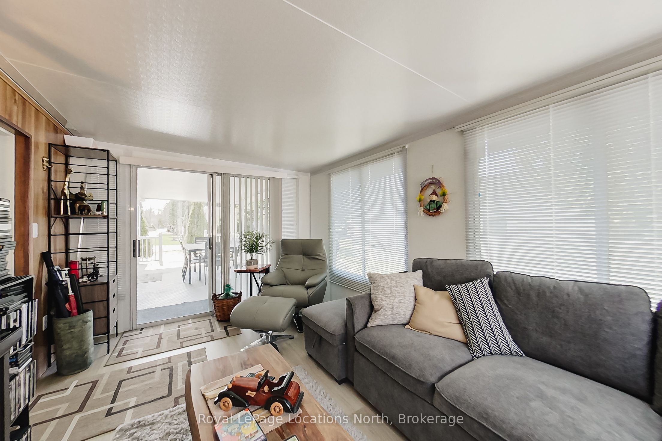 2 Wasaga Pines Lane E, Springwater, ON L0L 1P0 photo 4