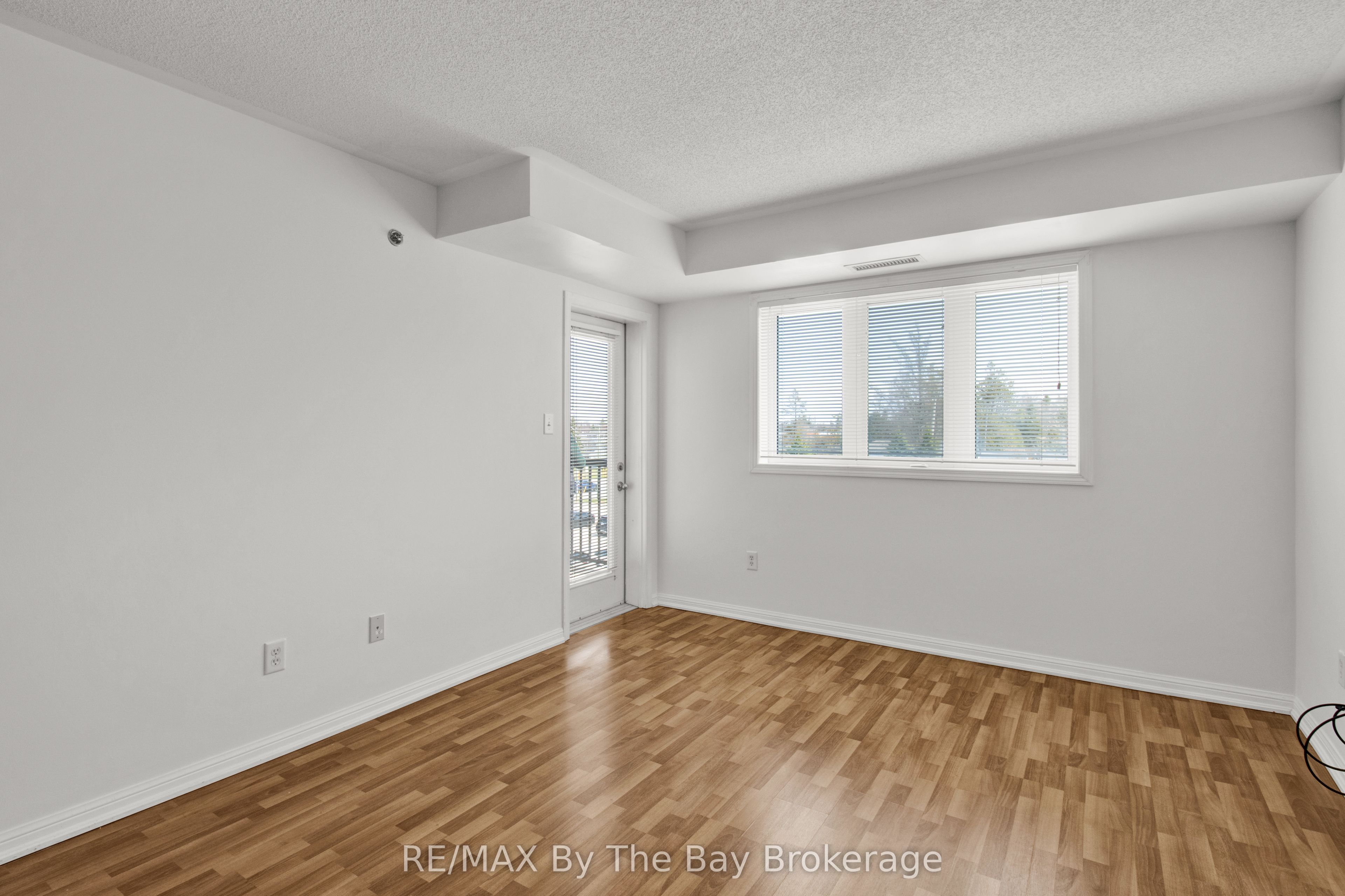 16 Westbury Road 311, Wasaga Beach, ON L9Z 0B8 photo 4