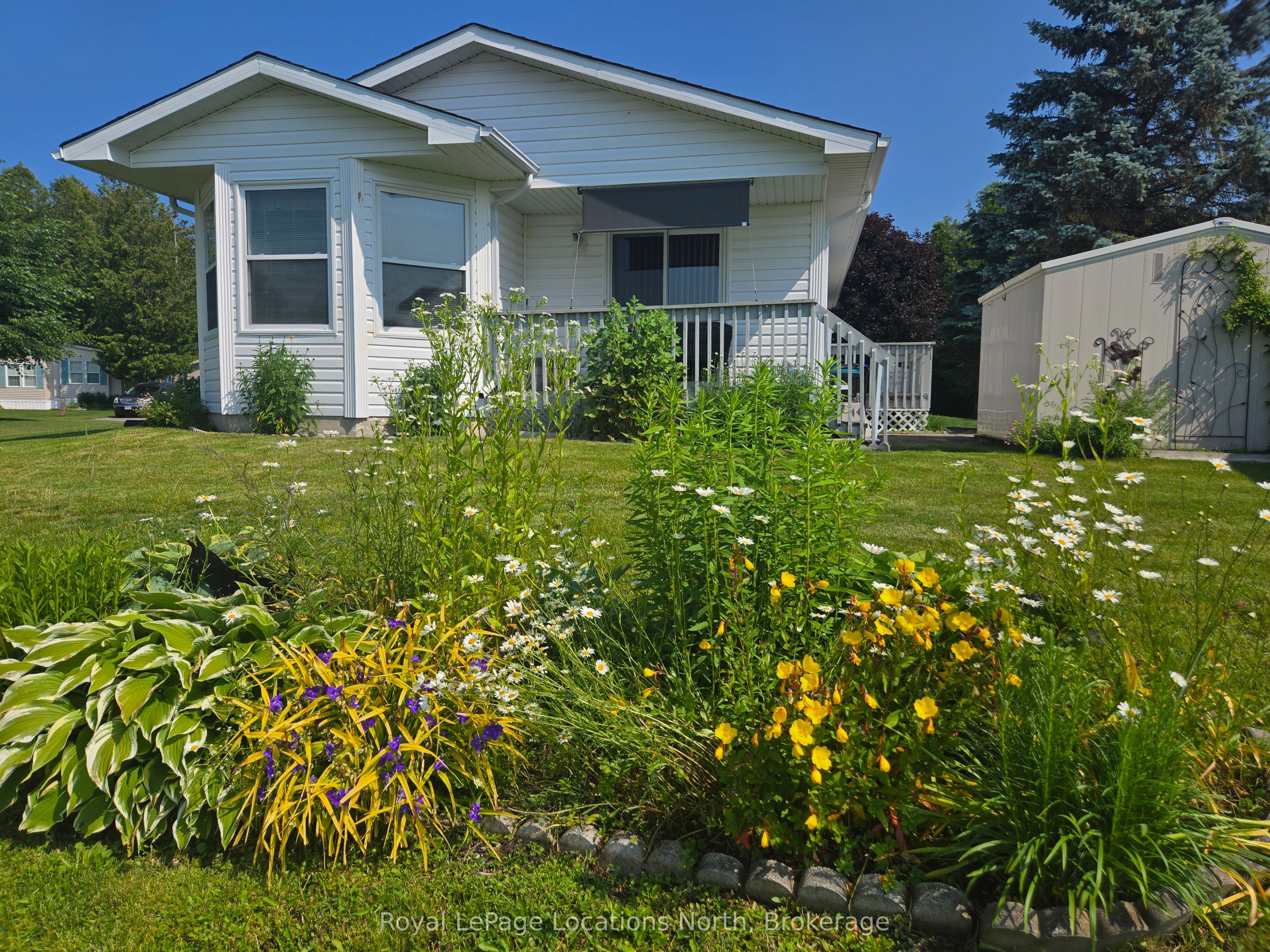 4 St James Place, Wasaga Beach, ON L9Z 3A8 photo 2