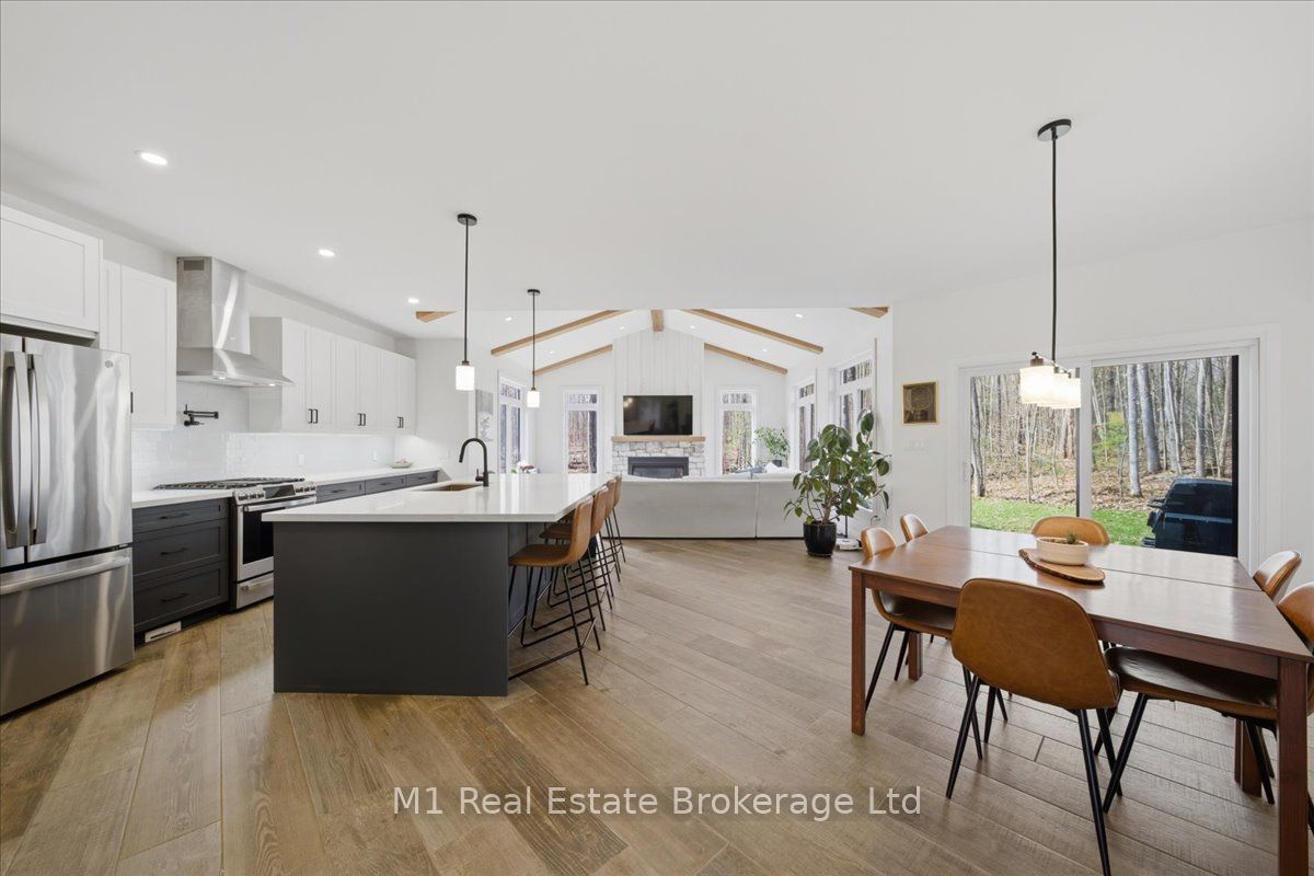 3278 Russell Drive, Severn, ON L0K 1S0 photo 2