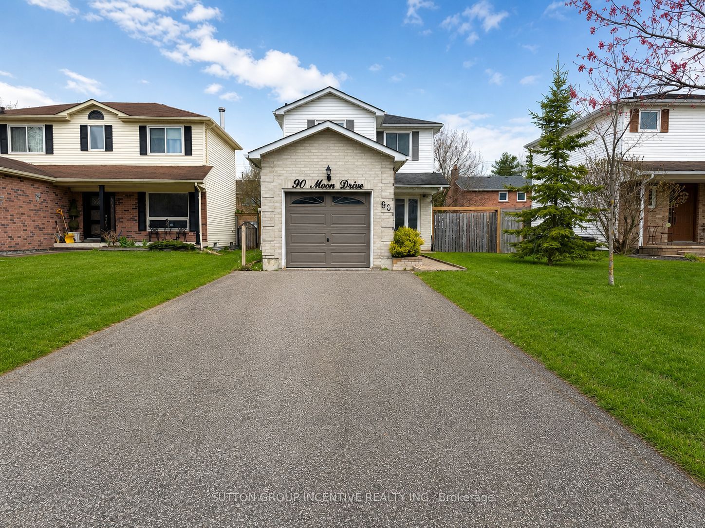 90 Moon Drive, Barrie, ON L4N 7G9