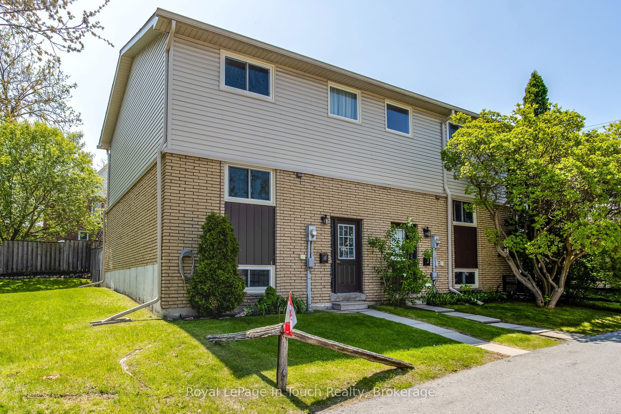 233 Innisfil Street 4, Barrie, ON L4N 3E9 photo 2