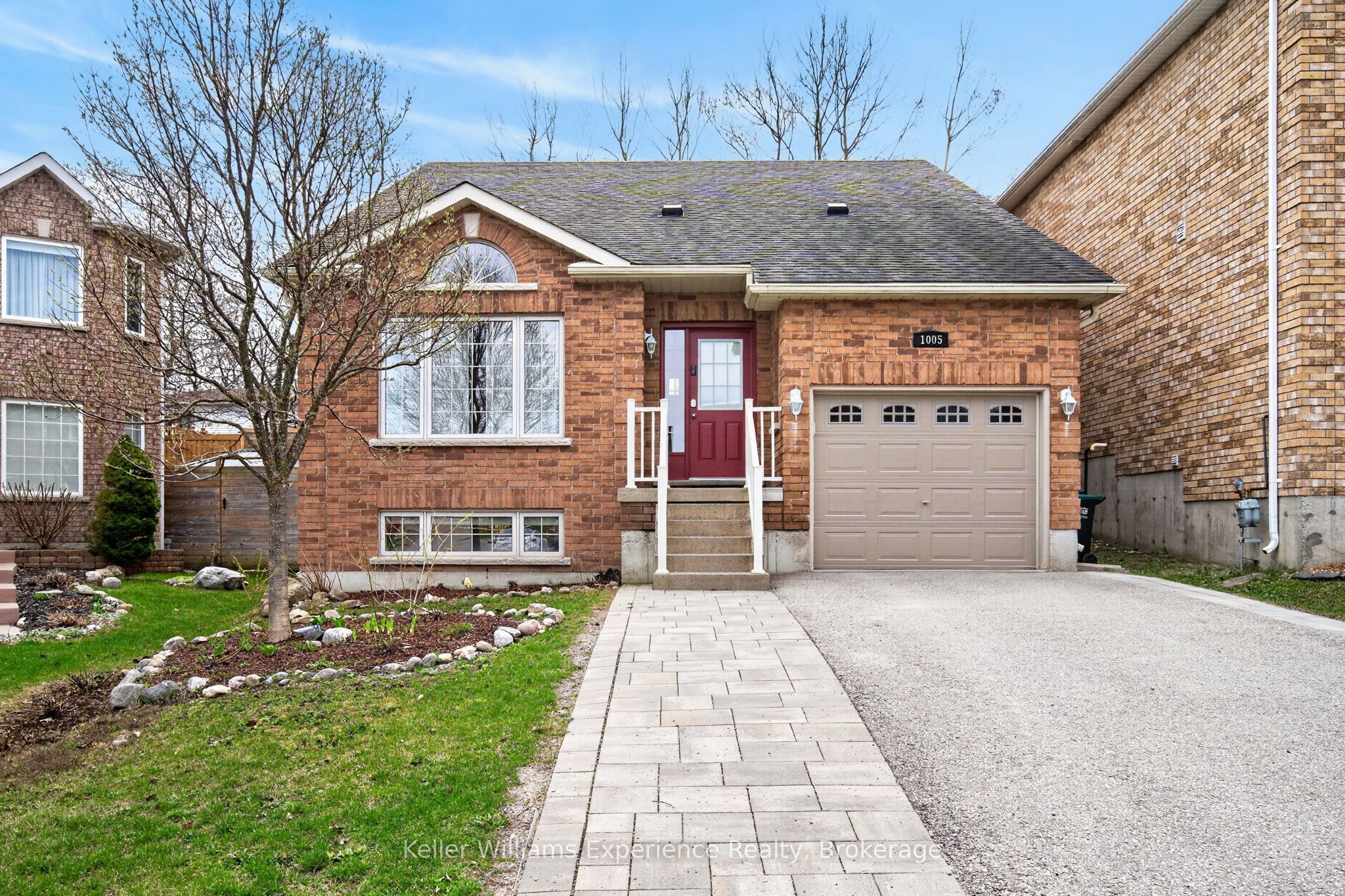1005 WHITNEY Crescent, Midland, ON L4R 5N3