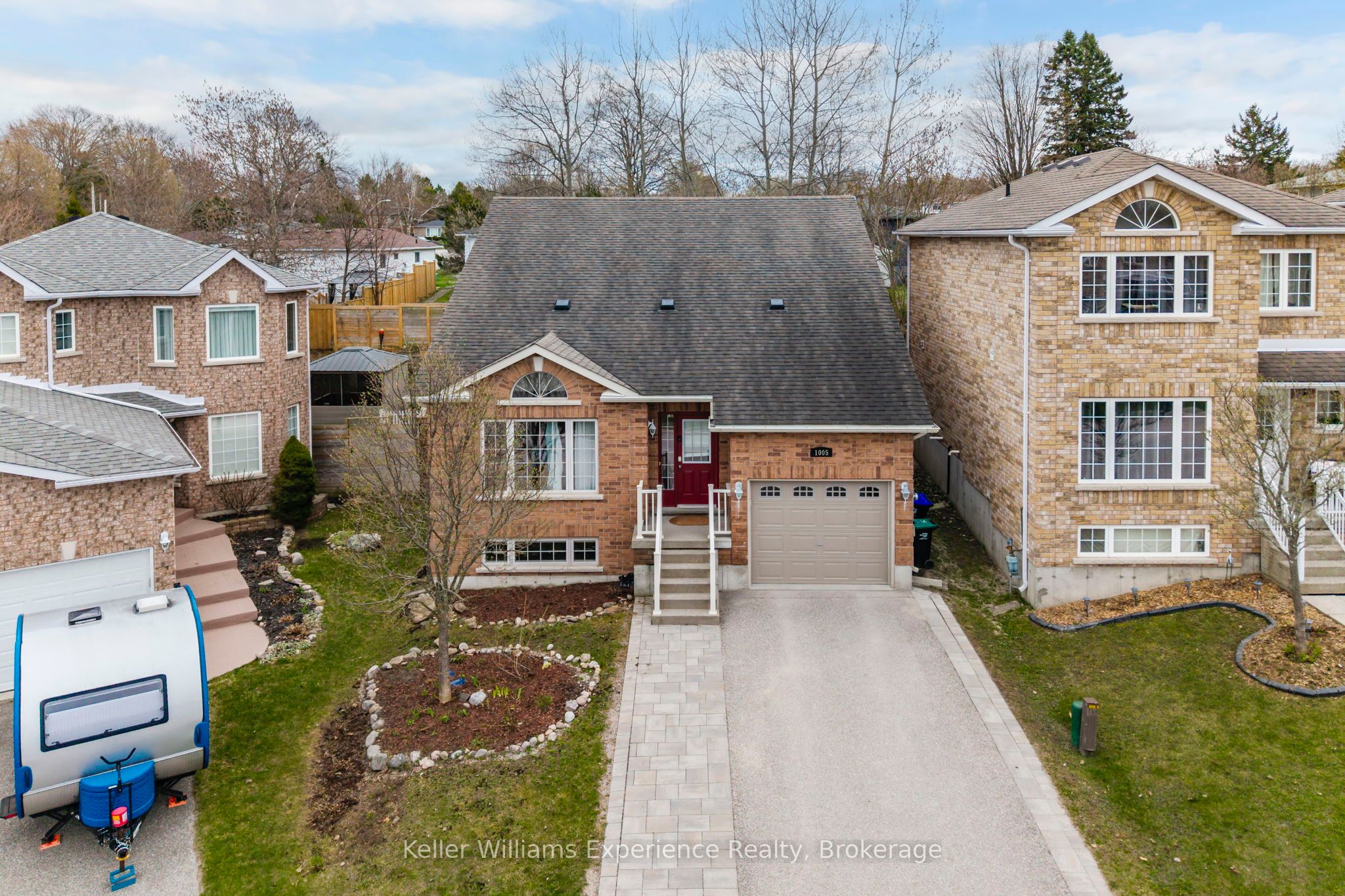 1005 WHITNEY Crescent, Midland, ON L4R 5N3 photo 3