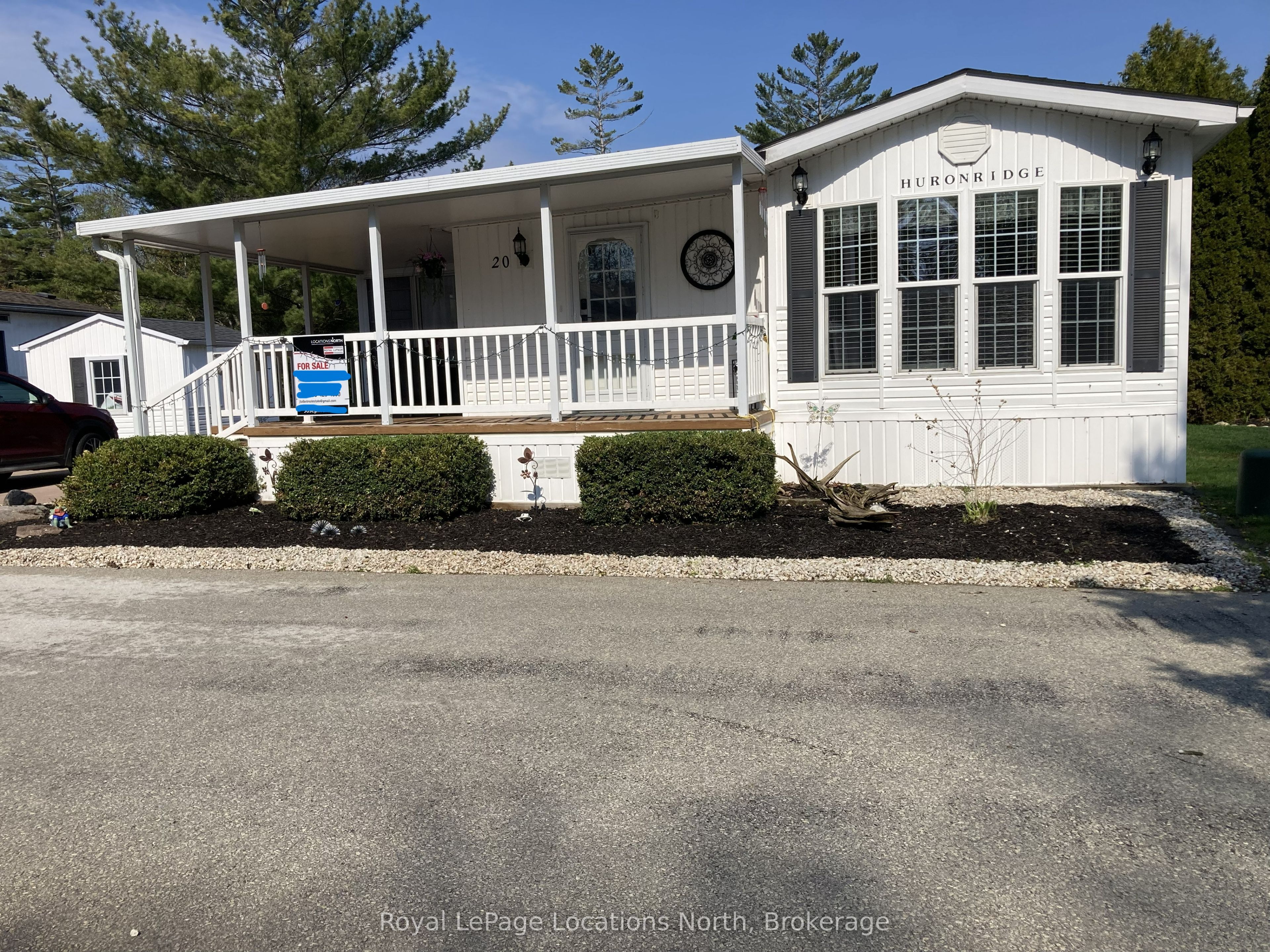 20 TOPAZ Street W, Wasaga Beach, ON L9Z 1X7 photo 4
