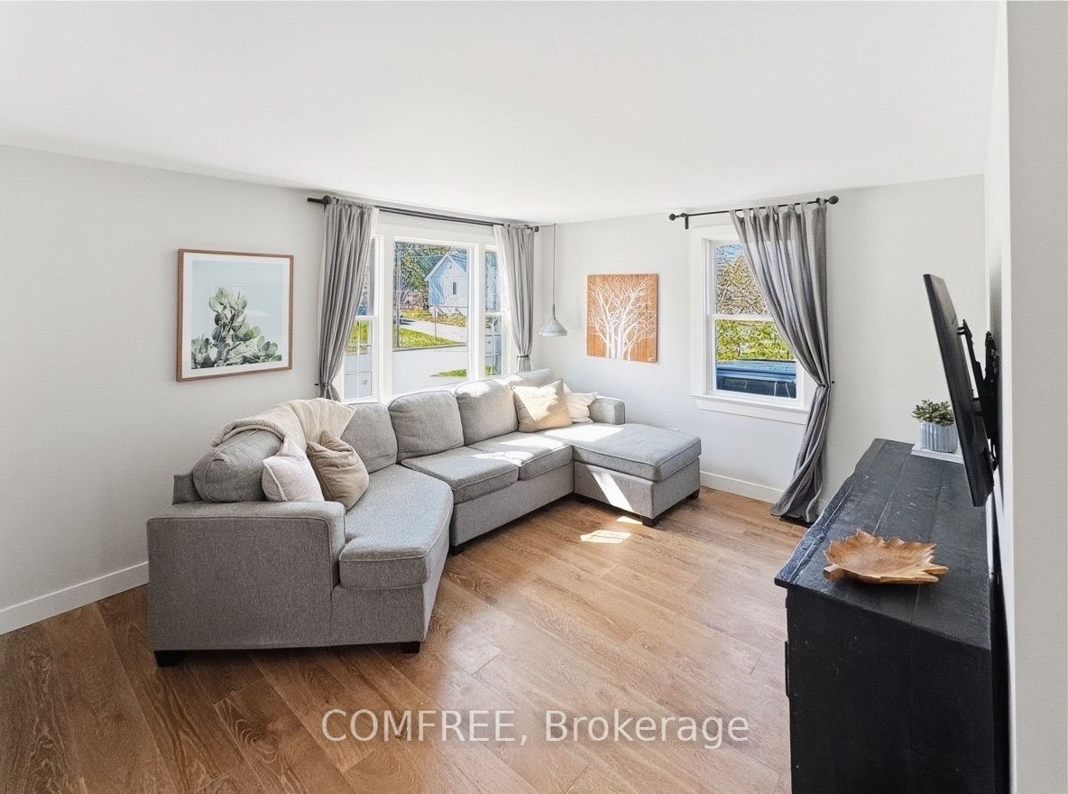 70 Gunn Street, Barrie, ON L4M 2H5 photo 3
