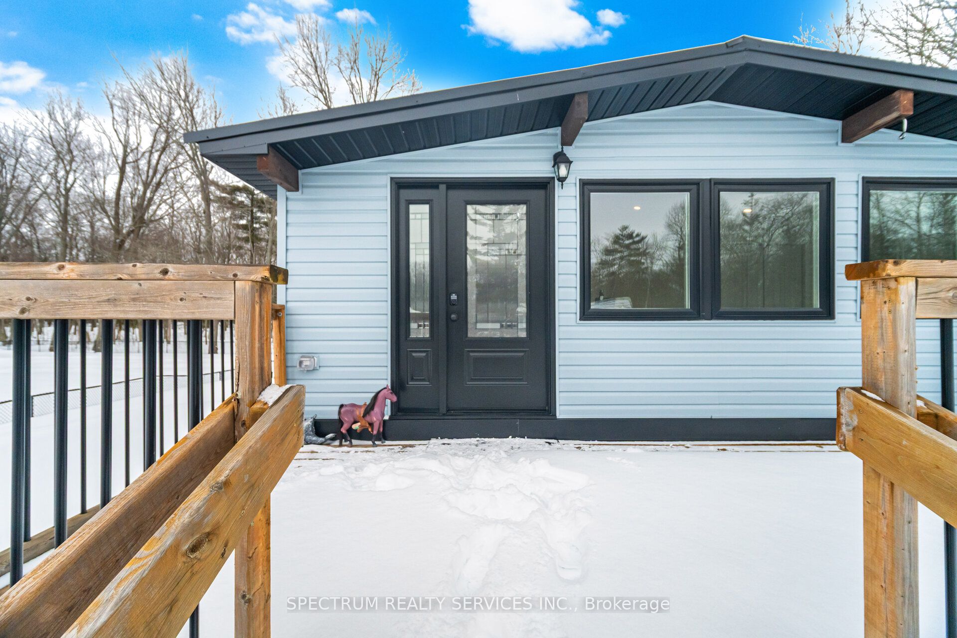 161 Antigua Drive, Wasaga Beach, ON L9Z 2S2 photo 2