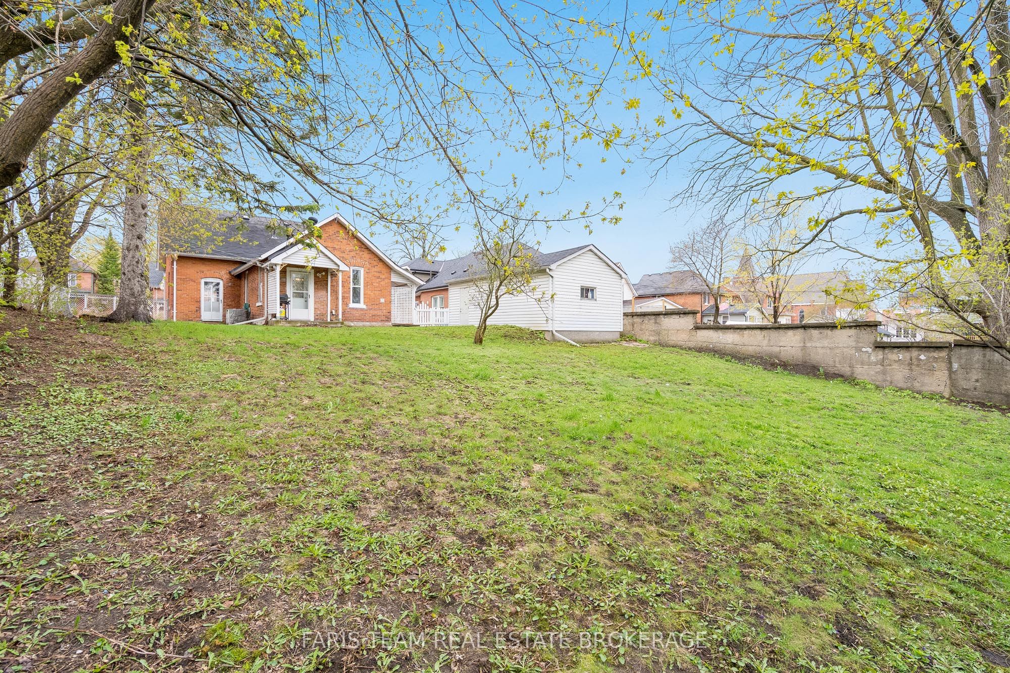 53 Burton Avenue, Barrie, ON L4N 2R5 photo 3