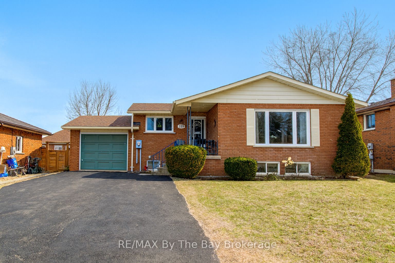 229 Datas Drive E, Clearview, ON L0M 1S0 photo 2