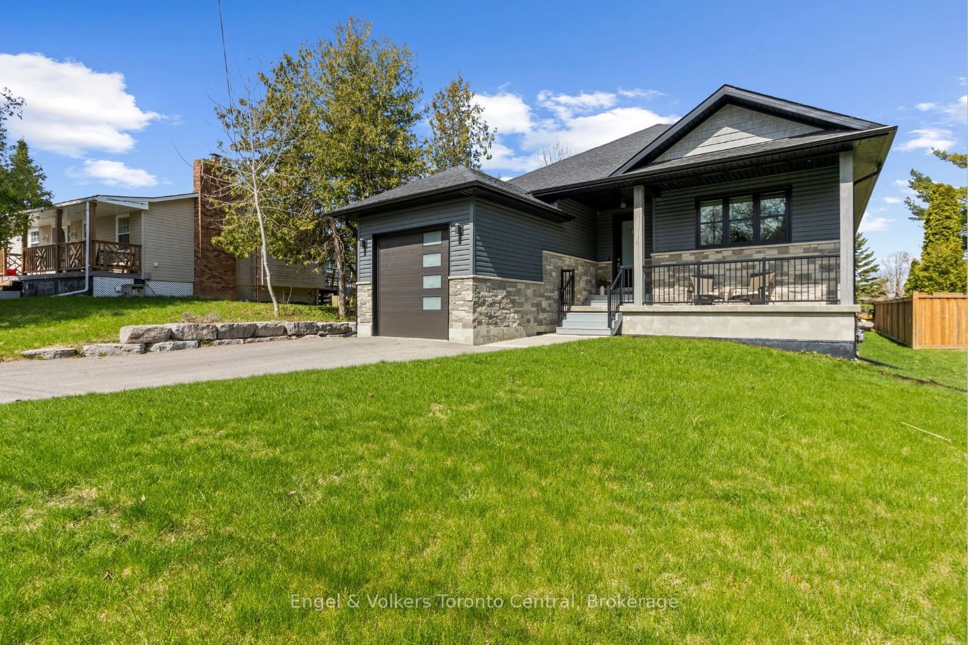 14 Thomas Street, Wasaga Beach, ON L9Z 2Y9 photo 4