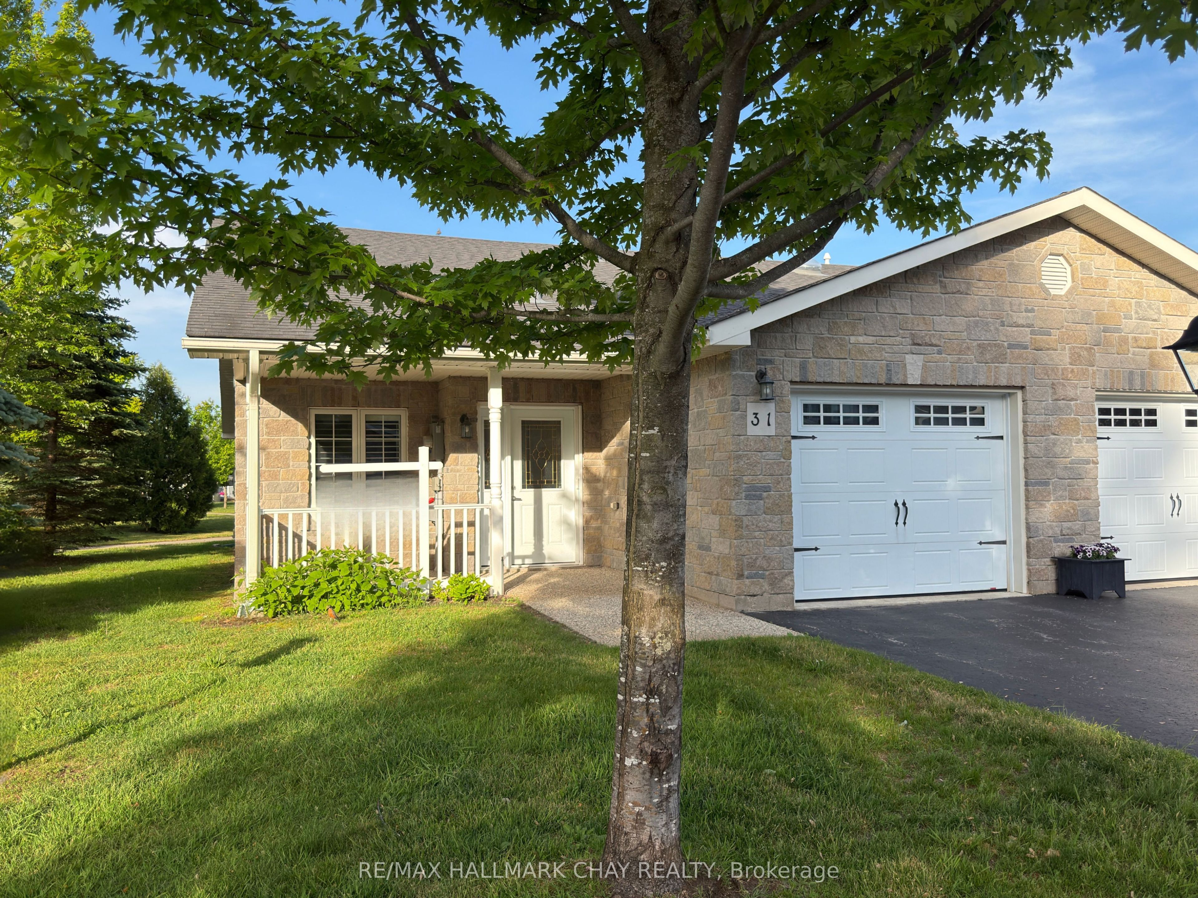 31 Garden Grove Crescent, Wasaga Beach, ON L9Z 0E6 photo 4
