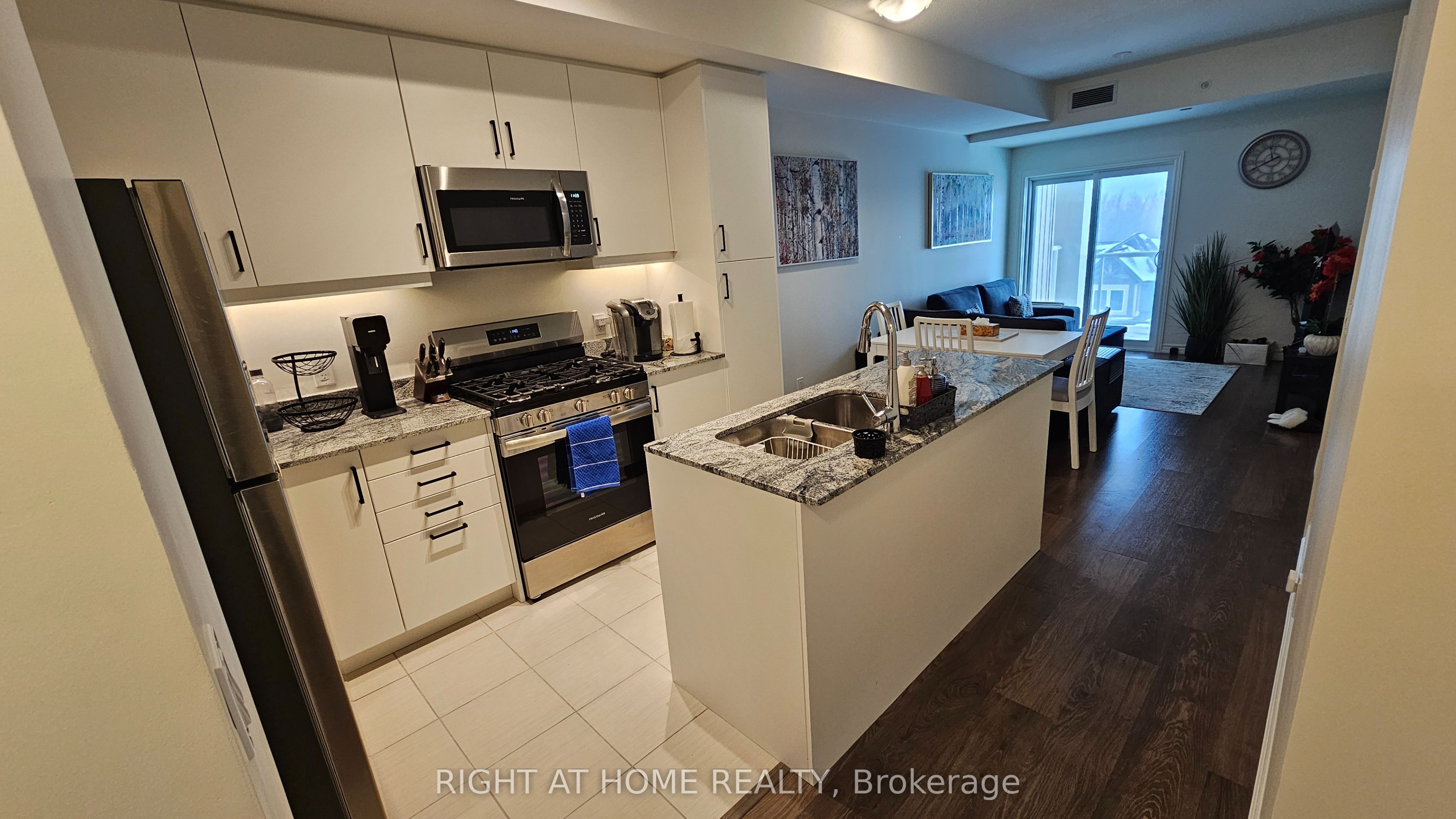5 SPOONER Crescent 314, Collingwood, ON L9Y 1T3 photo 2