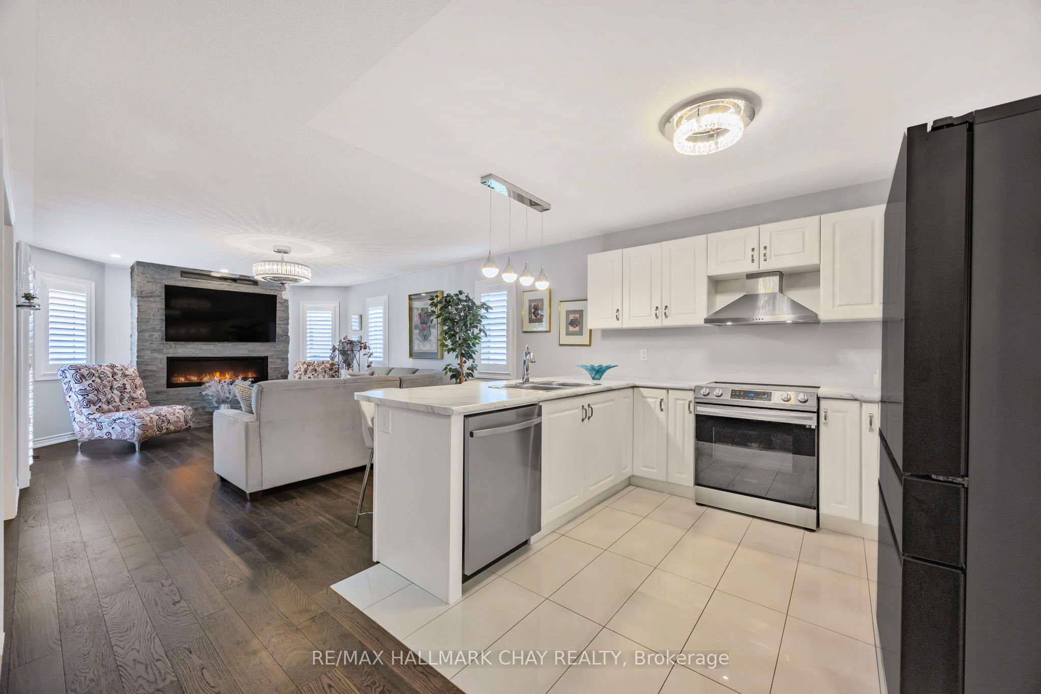 17 Sophie Lane S, Ramara, ON L3V 8J9 photo 5
