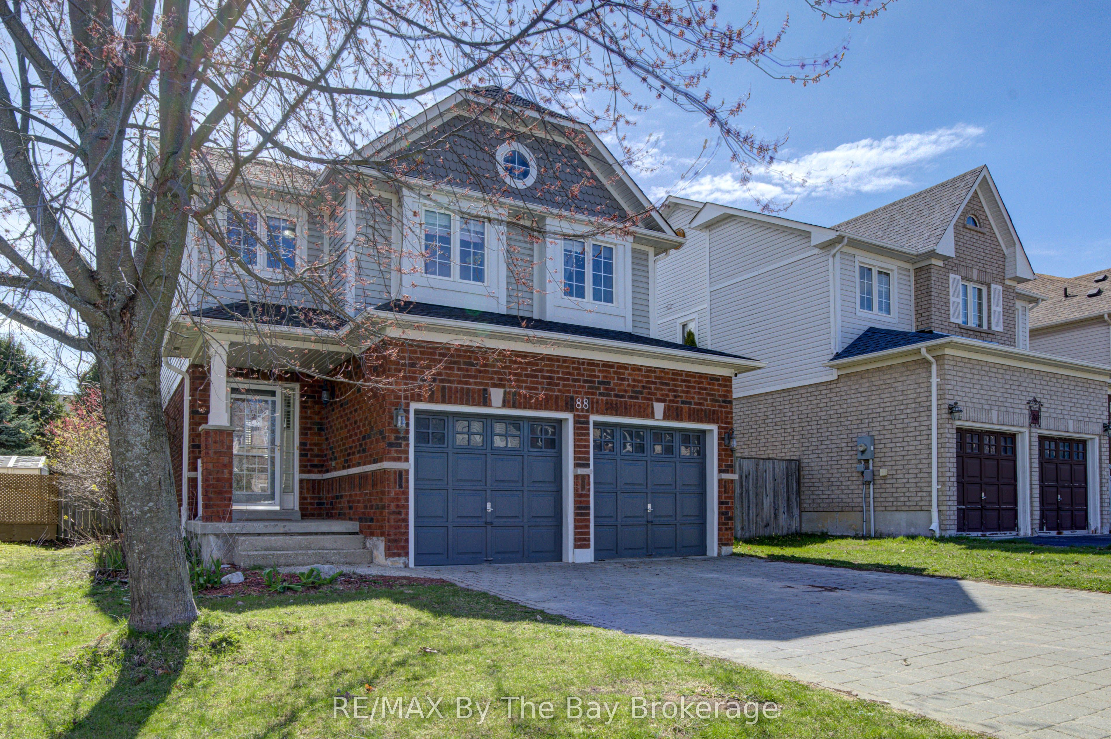 88 Wesley Avenue, Wasaga Beach, ON L9Z 0B9 photo 2