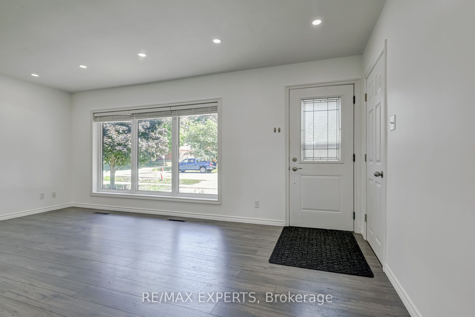 130 North Street W, Orillia, ON L3V 3S8 photo 3