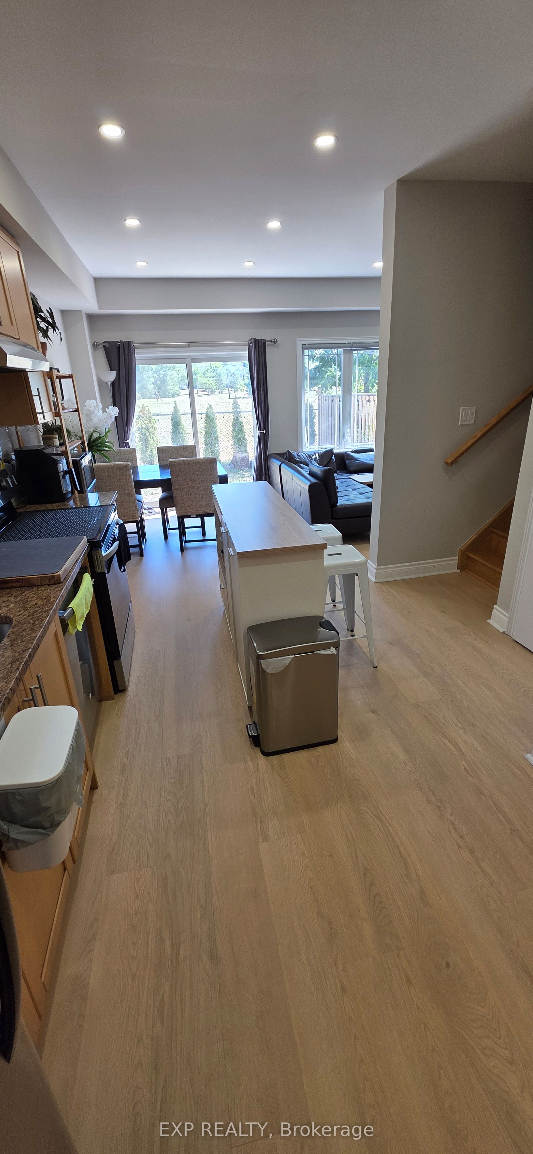 41 Deneb Street, Barrie, ON L4M 0K6 photo 2
