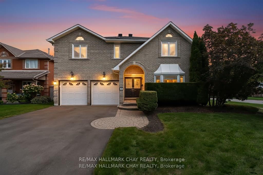 82 Bishop Drive, Barrie, ON L4N 7P4