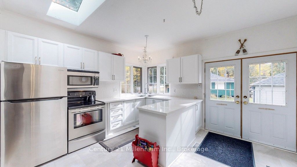 19 HASTINGS Avenue, Tiny, ON L0L 1P0 photo 4