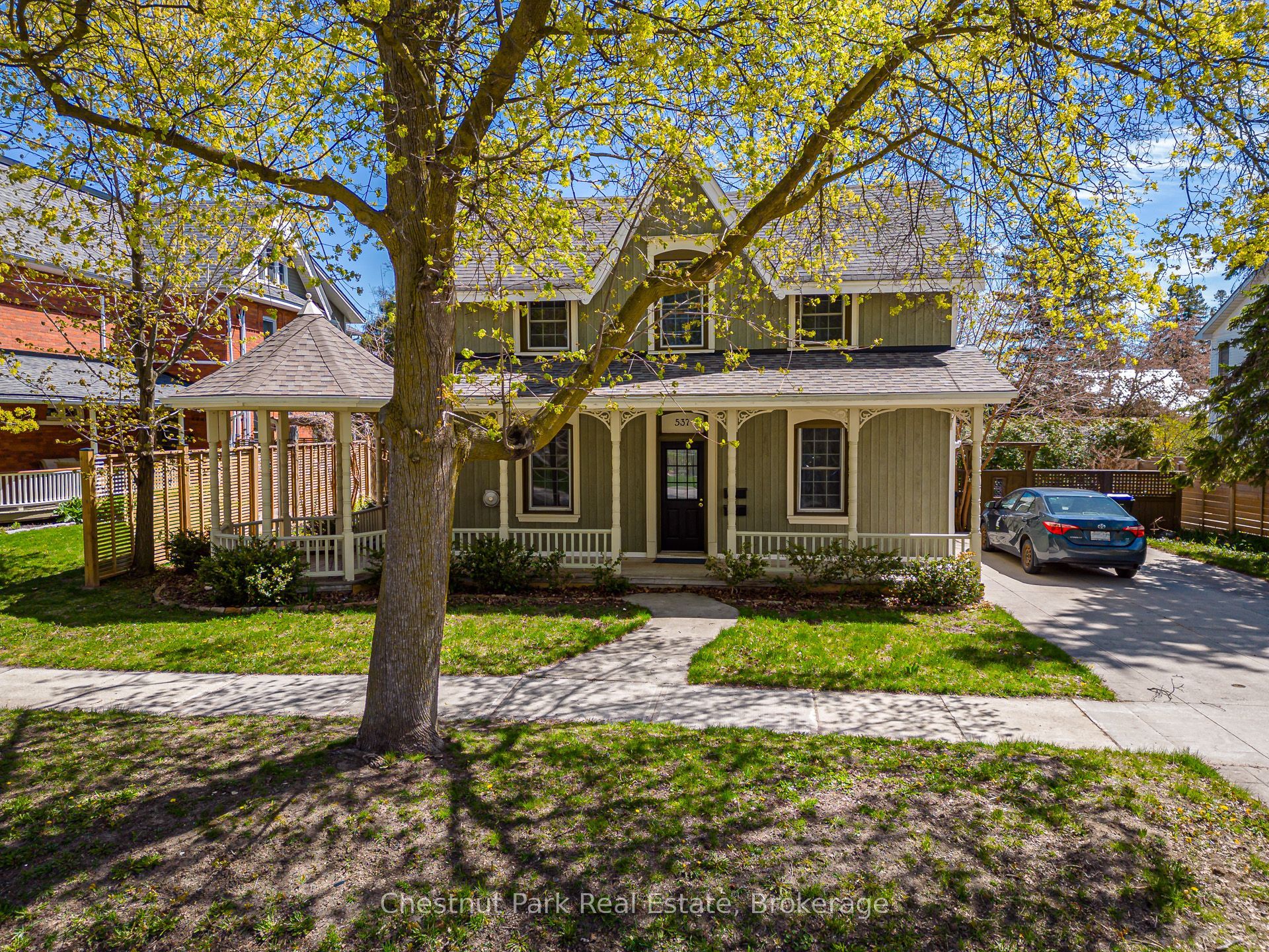 537 Ste Marie Street, Collingwood, ON L9Y 3L2 photo 2