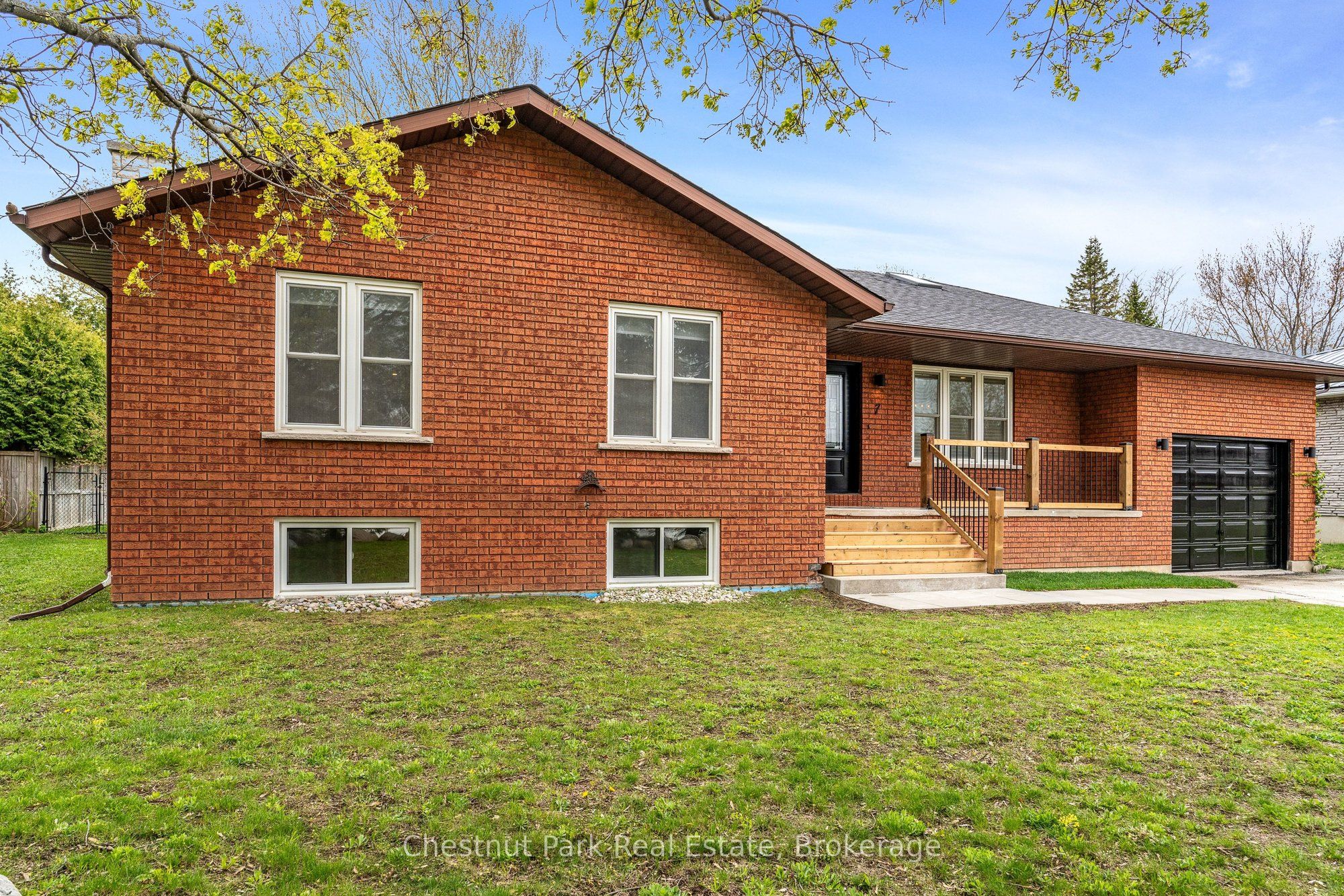 7 McKean Boulevard, Clearview, ON L0M 1P0 photo 2