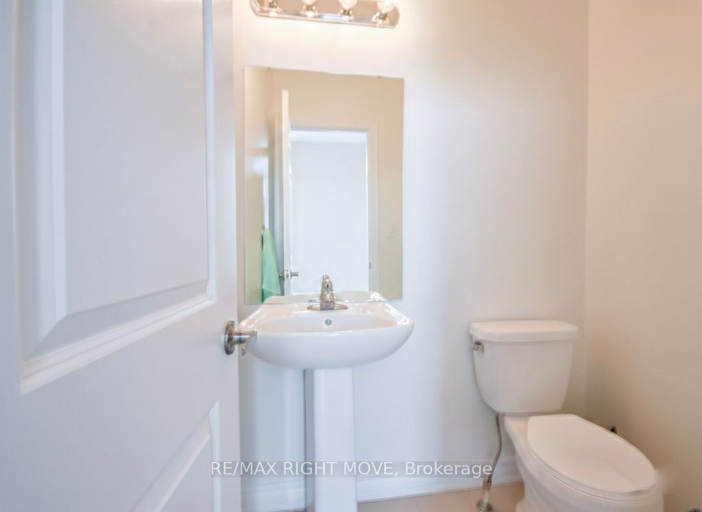 90 Atlantis Drive, Orillia, ON L3V 8L4 photo 3