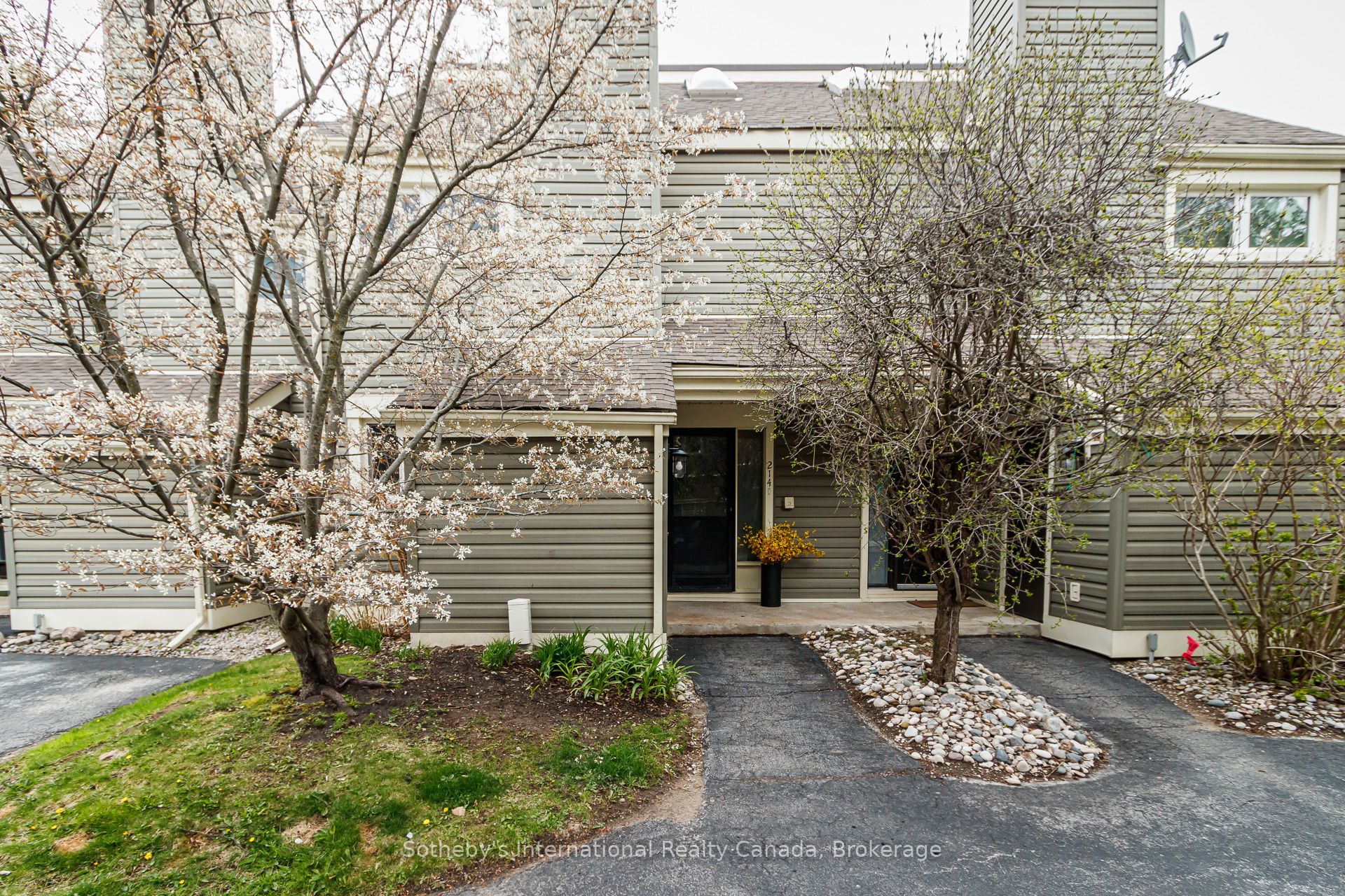 214 Escarpment Crescent 214, Collingwood, ON L9Y 5B4 photo 3