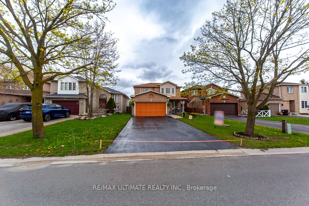 5 Twiss Drive, Barrie, ON L4N 8P3