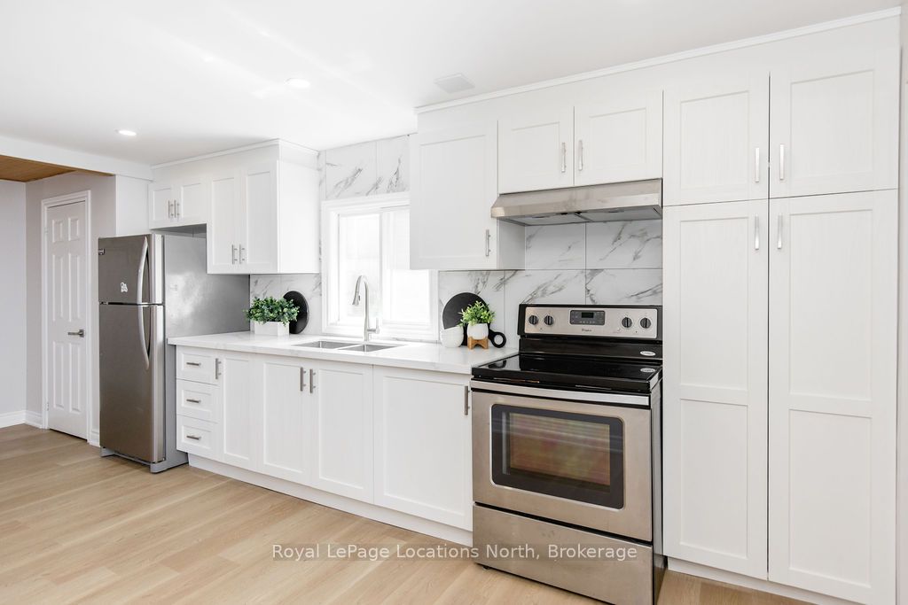 56 68th Street N, Wasaga Beach, ON L9Z 1T8 photo 5