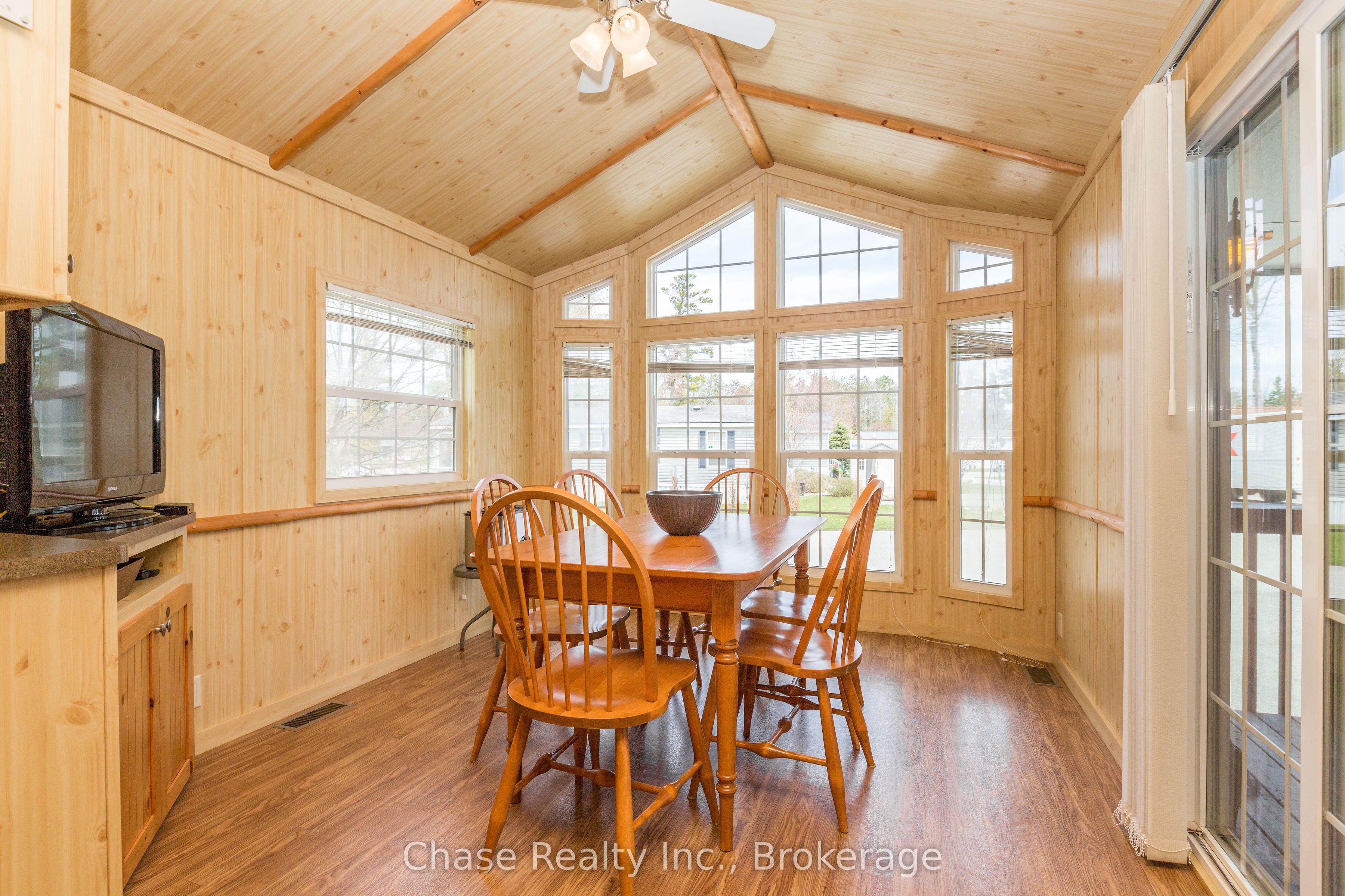 38 Temagami Trail, Wasaga Beach, ON L9Z 1X7 photo 5