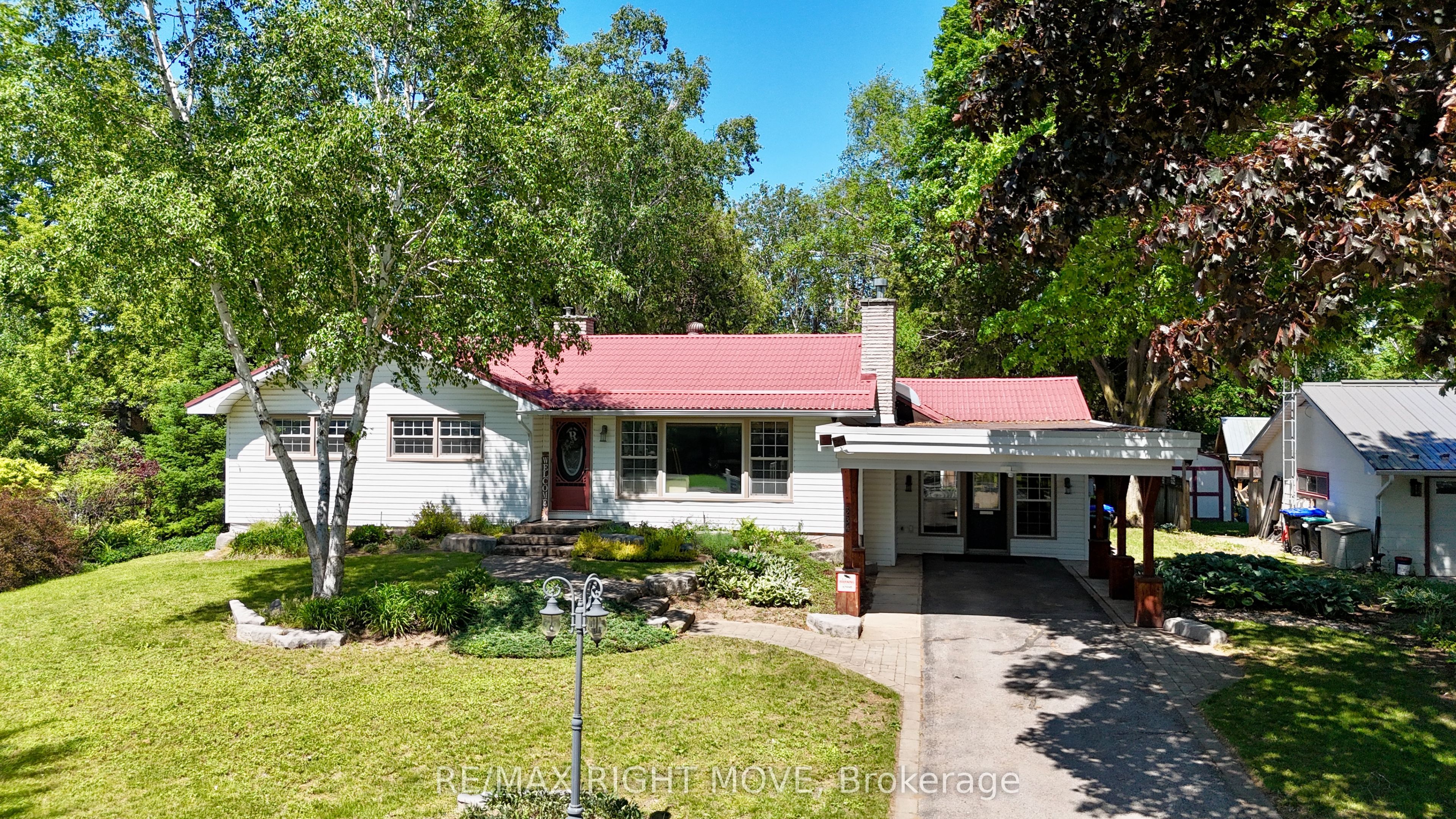 234 Oak Street, Clearview, ON L0M 1S0