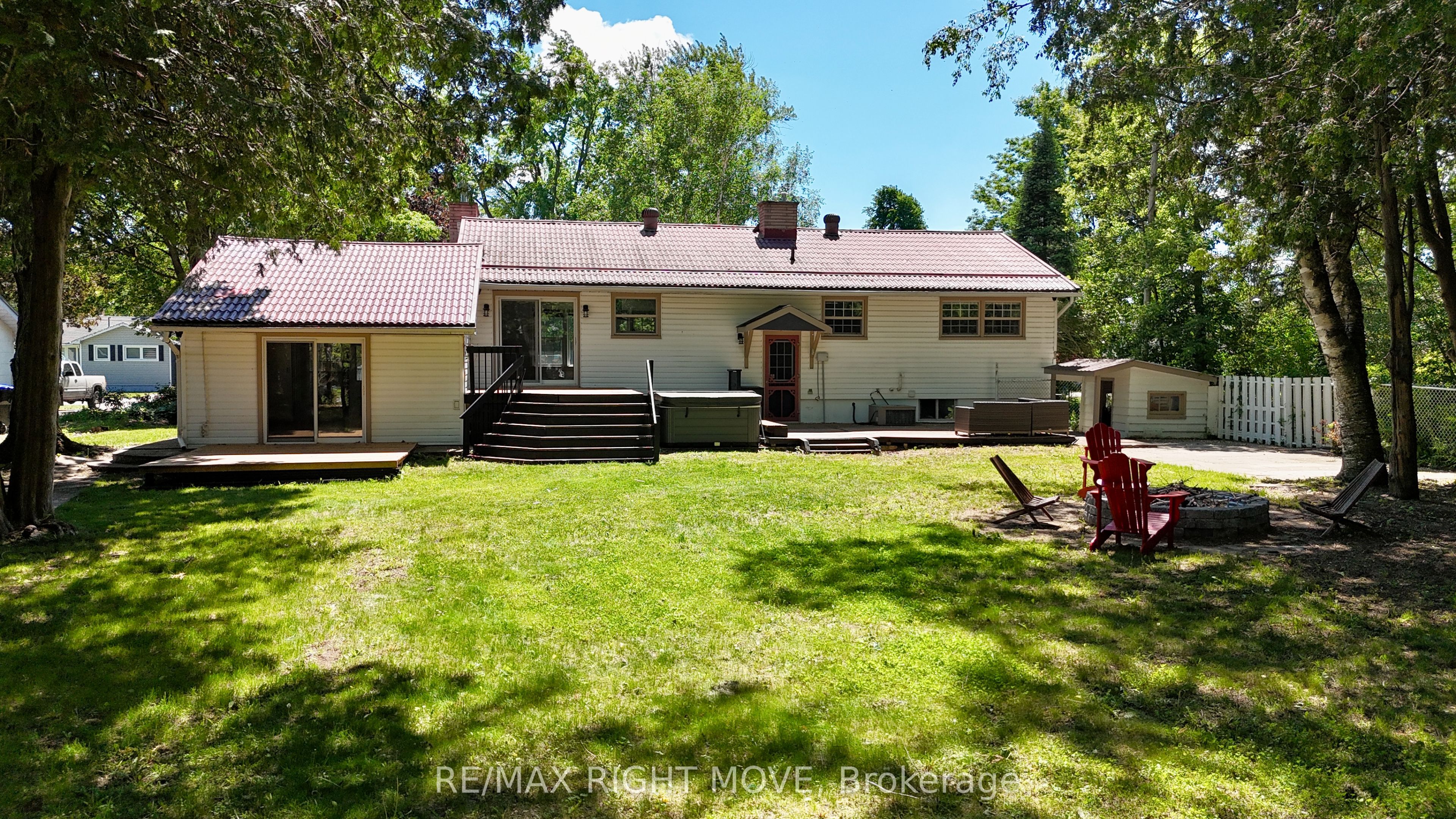 234 Oak Street, Clearview, ON L0M 1S0 photo 2