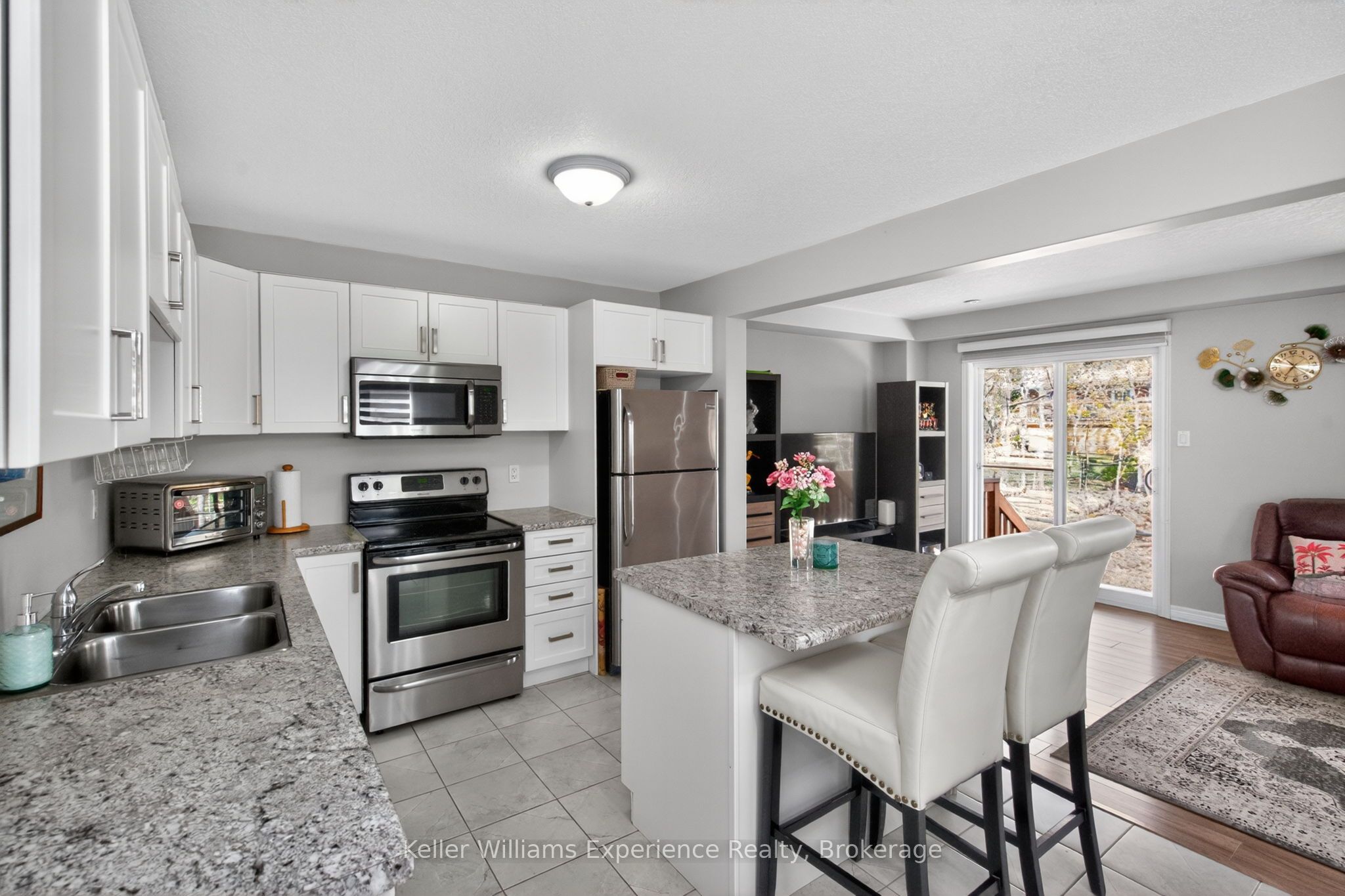 992 Cook Drive, Midland, ON L4R 0E4 photo 5